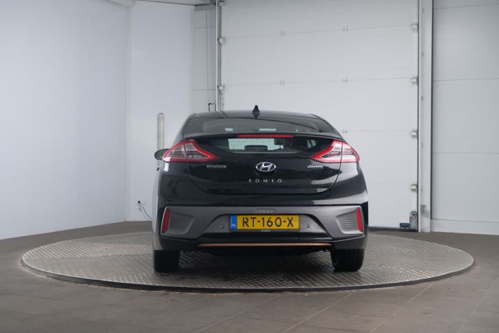 Photo 4 VIN: KMHC851HFJU021105 - HYUNDAI IONIQ 