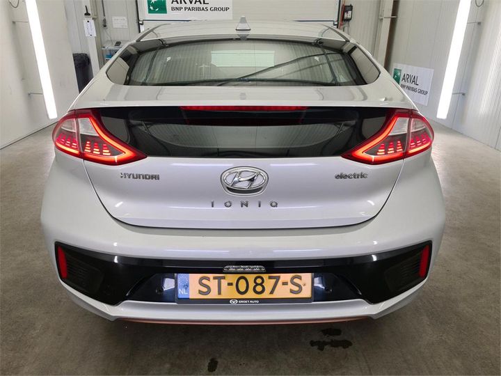 Photo 15 VIN: KMHC851HFJU028348 - HYUNDAI IONIQ 