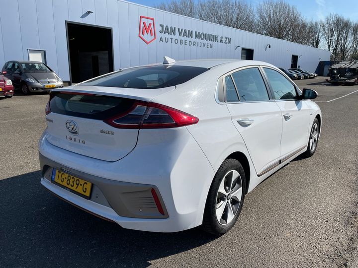 Photo 3 VIN: KMHC851HFJU030831 - HYUNDAI IONIQ 