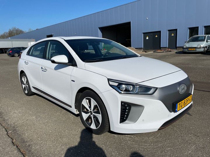 Photo 4 VIN: KMHC851HFJU030831 - HYUNDAI IONIQ 