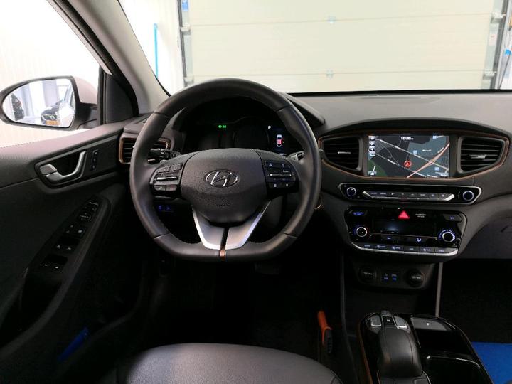 Photo 6 VIN: KMHC851HFJU030841 - HYUNDAI IONIQ 