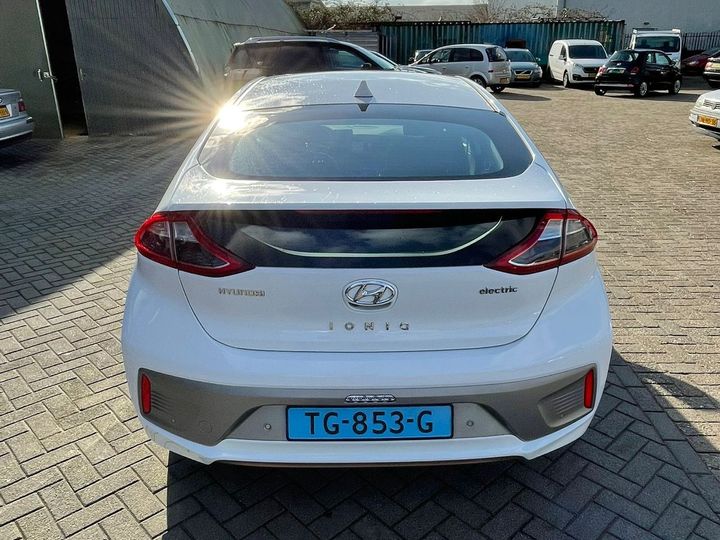 Photo 2 VIN: KMHC851HFJU030930 - HYUNDAI IONIQ 