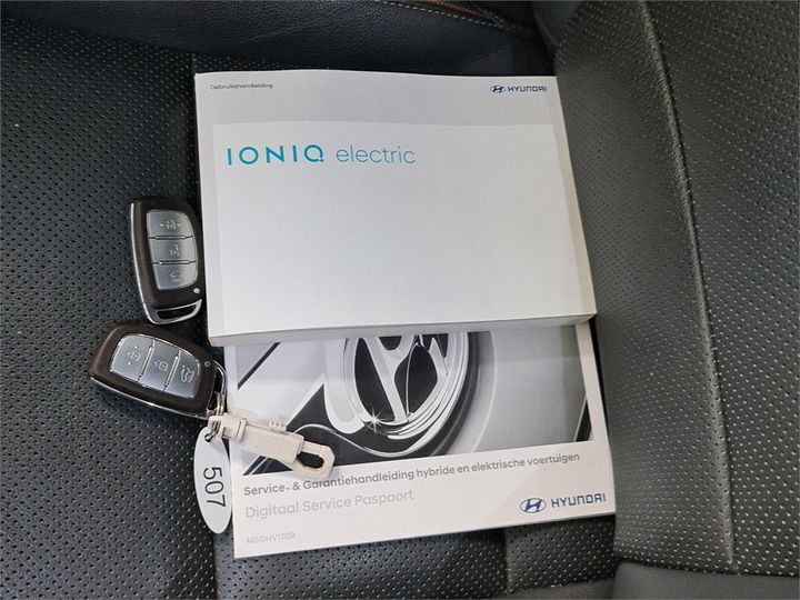 Photo 9 VIN: KMHC851HFJU033904 - HYUNDAI IONIQ 