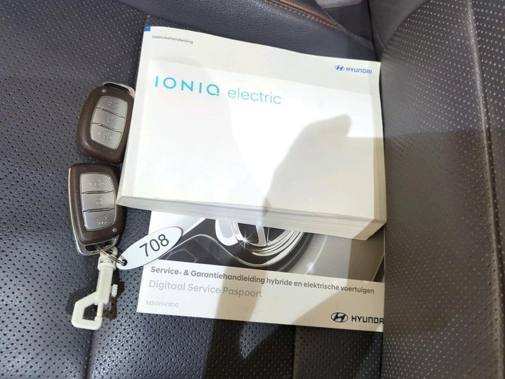 Photo 8 VIN: KMHC851HFKU047545 - HYUNDAI IONIQ 