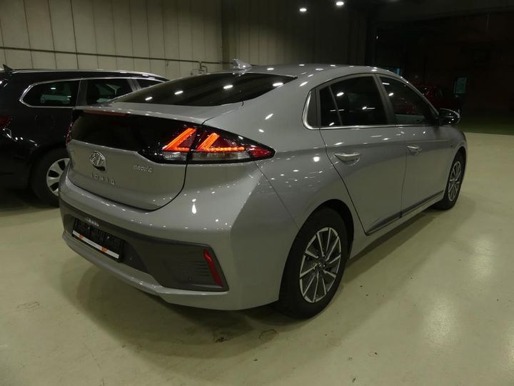 Photo 2 VIN: KMHC851JFLU057899 - HYUNDAI IONIQ EV 