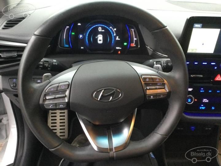 Photo 8 VIN: KMHC851JFLU069853 - HYUNDAI IONIQ HATCHBACK 