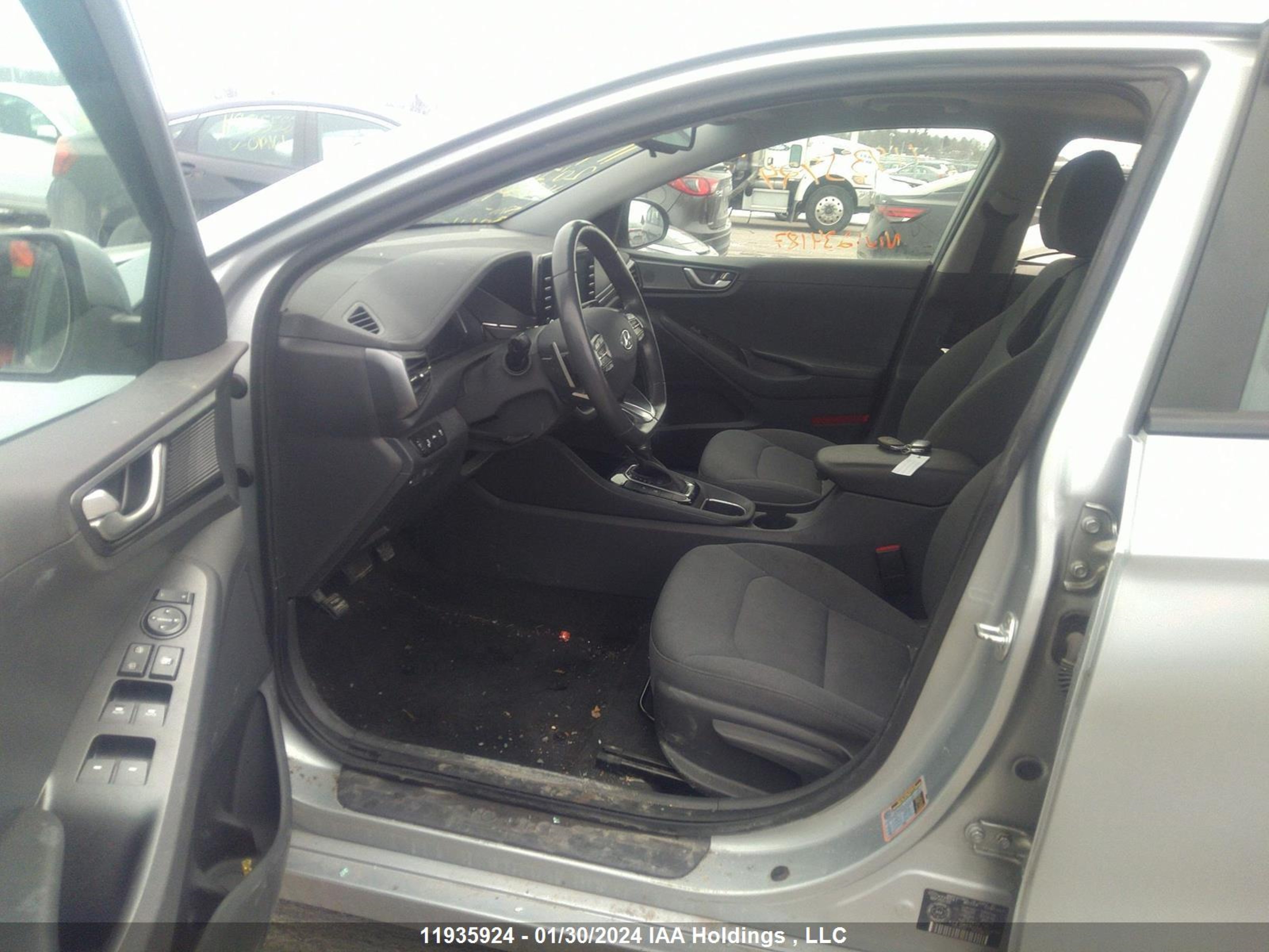 Photo 4 VIN: KMHC85LC2LU234187 - HYUNDAI IONIQ 