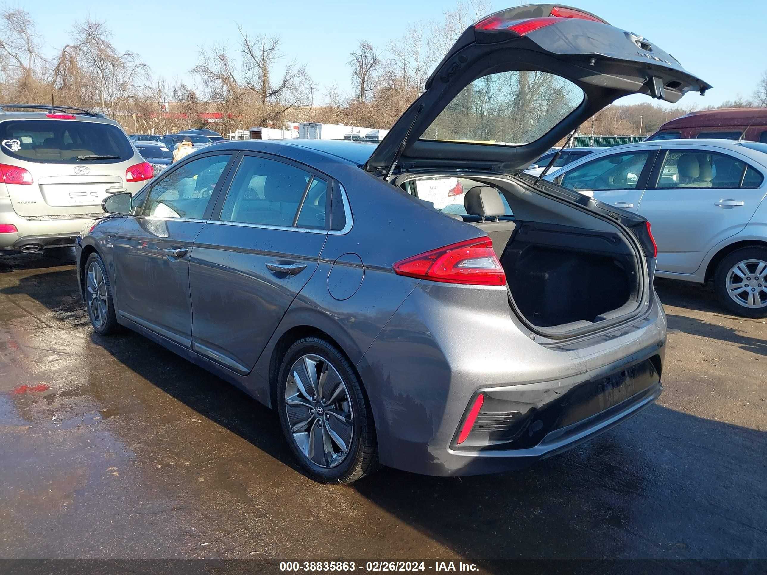 Photo 2 VIN: KMHC85LC7HU023817 - HYUNDAI IONIQ 