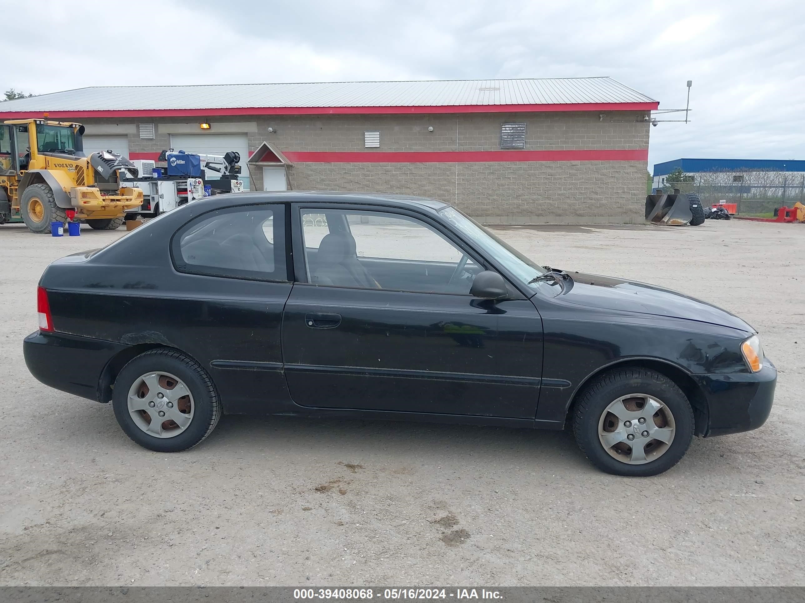 Photo 13 VIN: KMHCF35G52U183907 - HYUNDAI ACCENT 