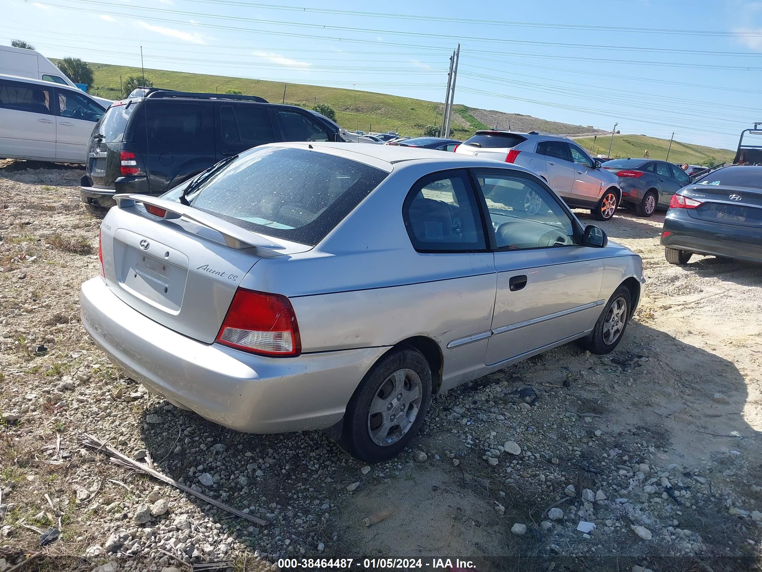 Photo 3 VIN: KMHCG35C22U211172 - HYUNDAI ACCENT 