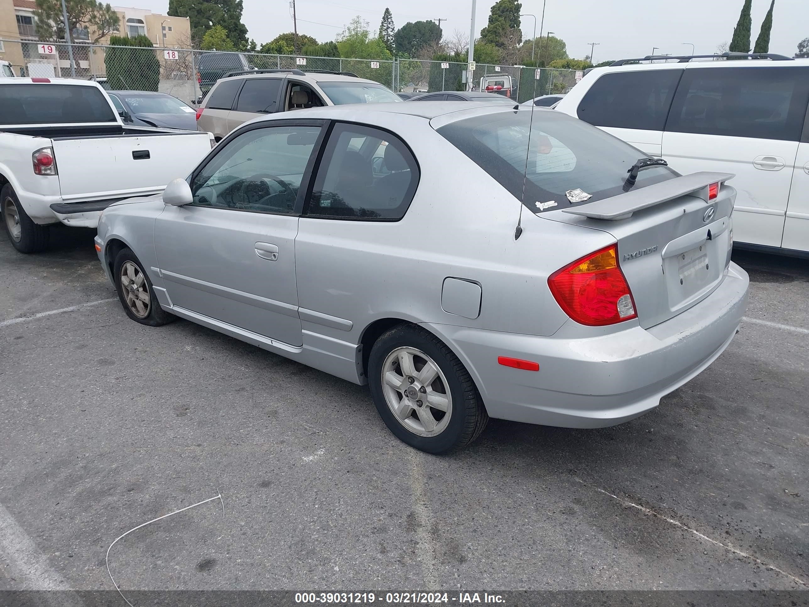 Photo 2 VIN: KMHCG35C35U354720 - HYUNDAI ACCENT 