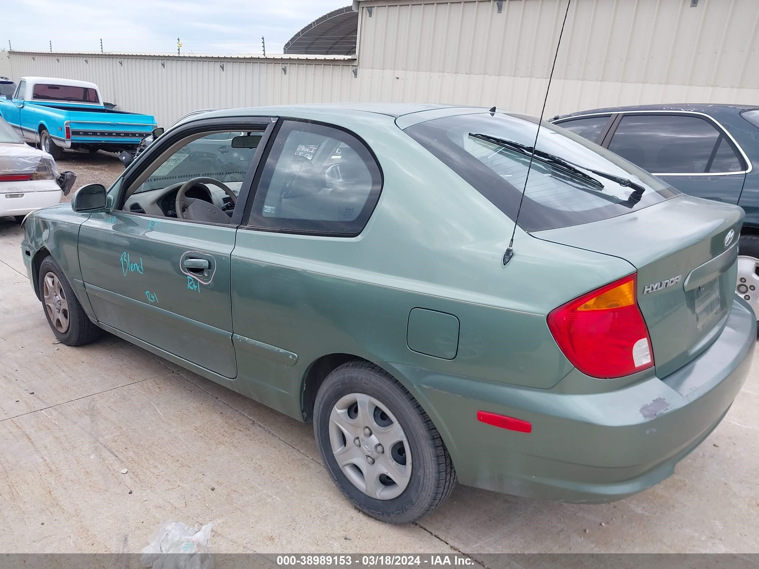 Photo 2 VIN: KMHCG35C55U335294 - HYUNDAI ACCENT 