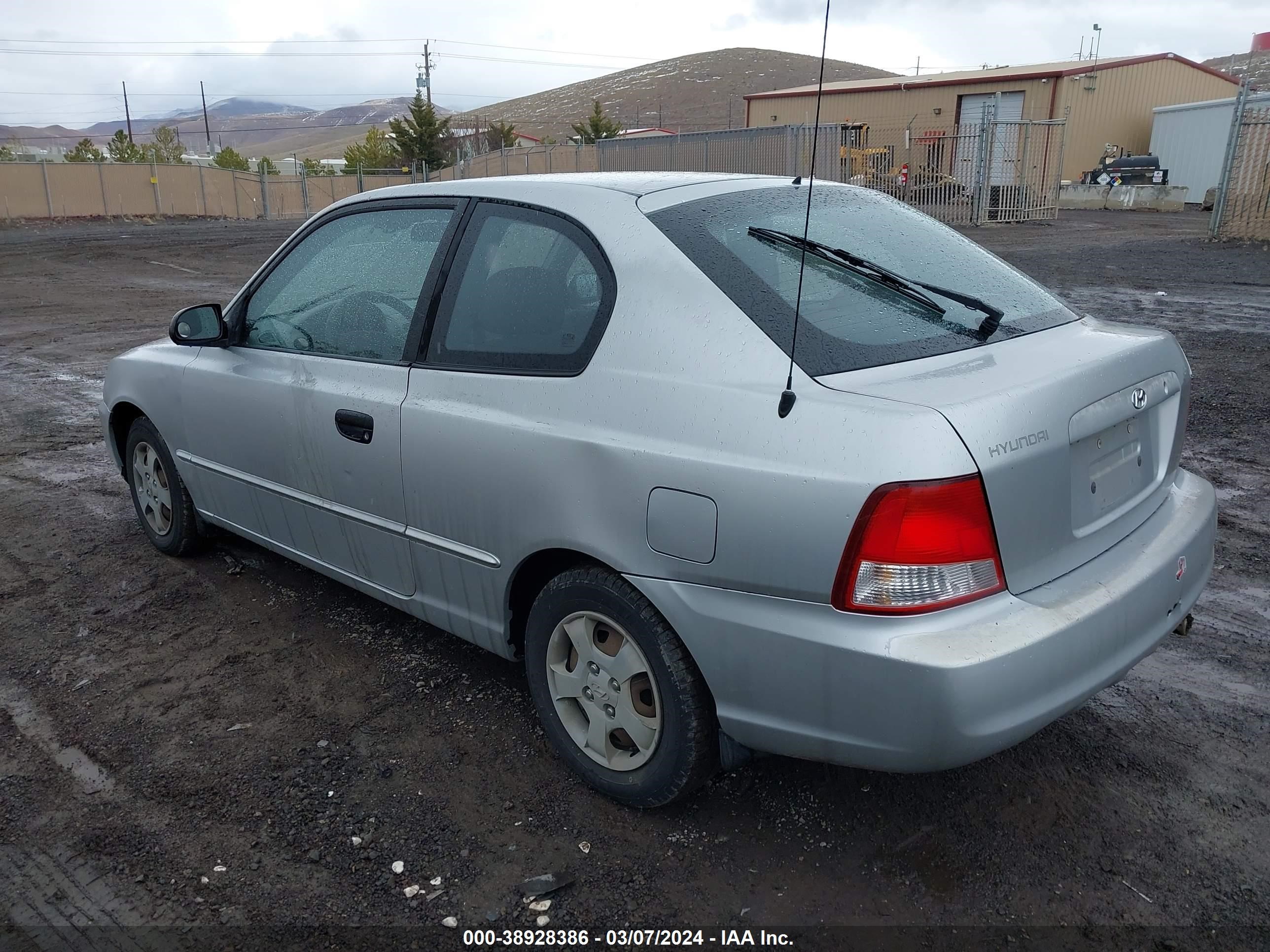 Photo 2 VIN: KMHCG35C71U101197 - HYUNDAI ACCENT 