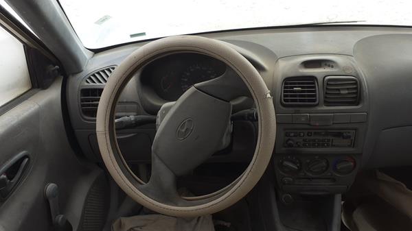 Photo 10 VIN: KMHCG41G42U294697 - HYUNDAI ACCENT 