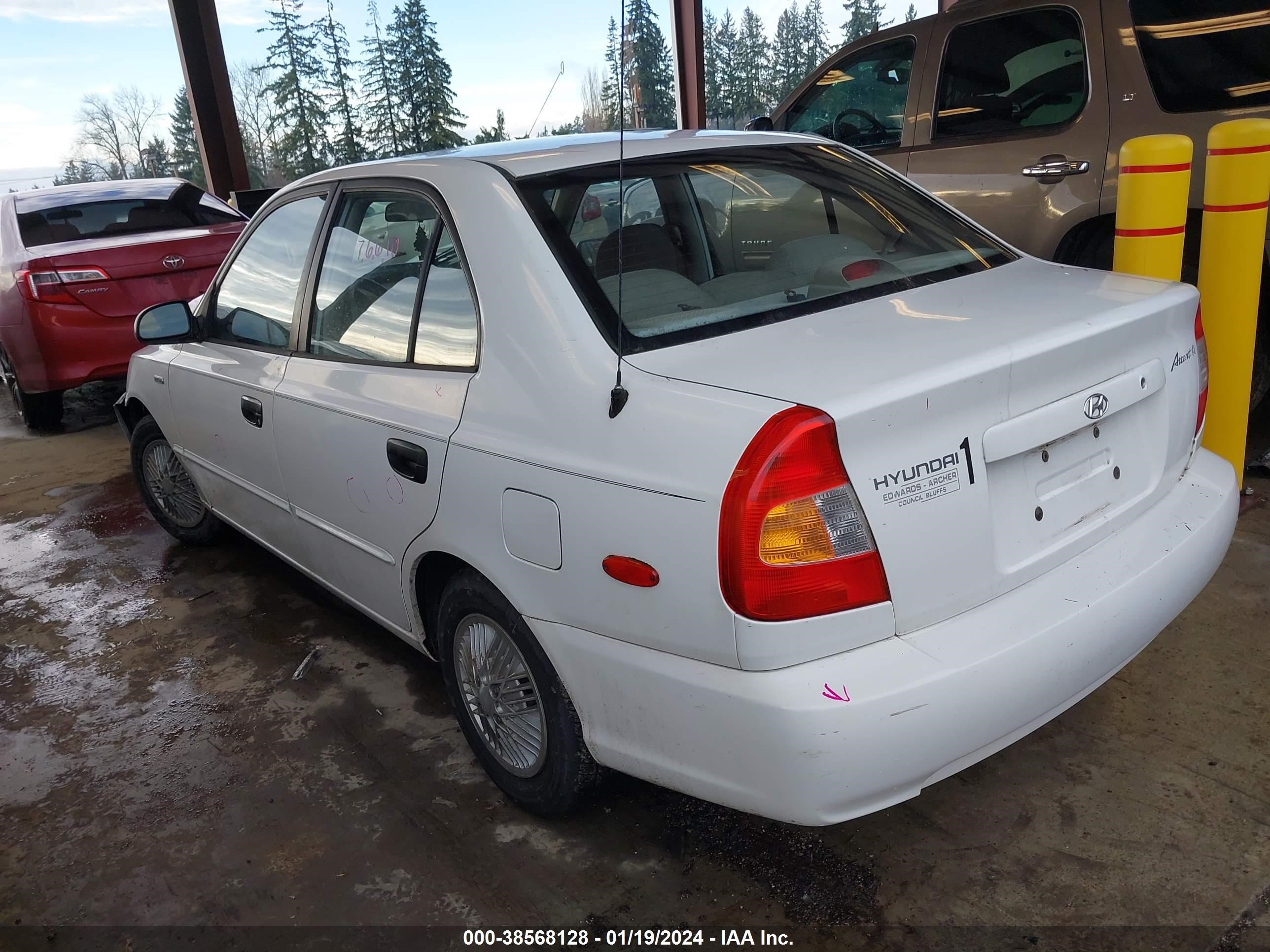 Photo 2 VIN: KMHCG45C01U246278 - HYUNDAI ACCENT 