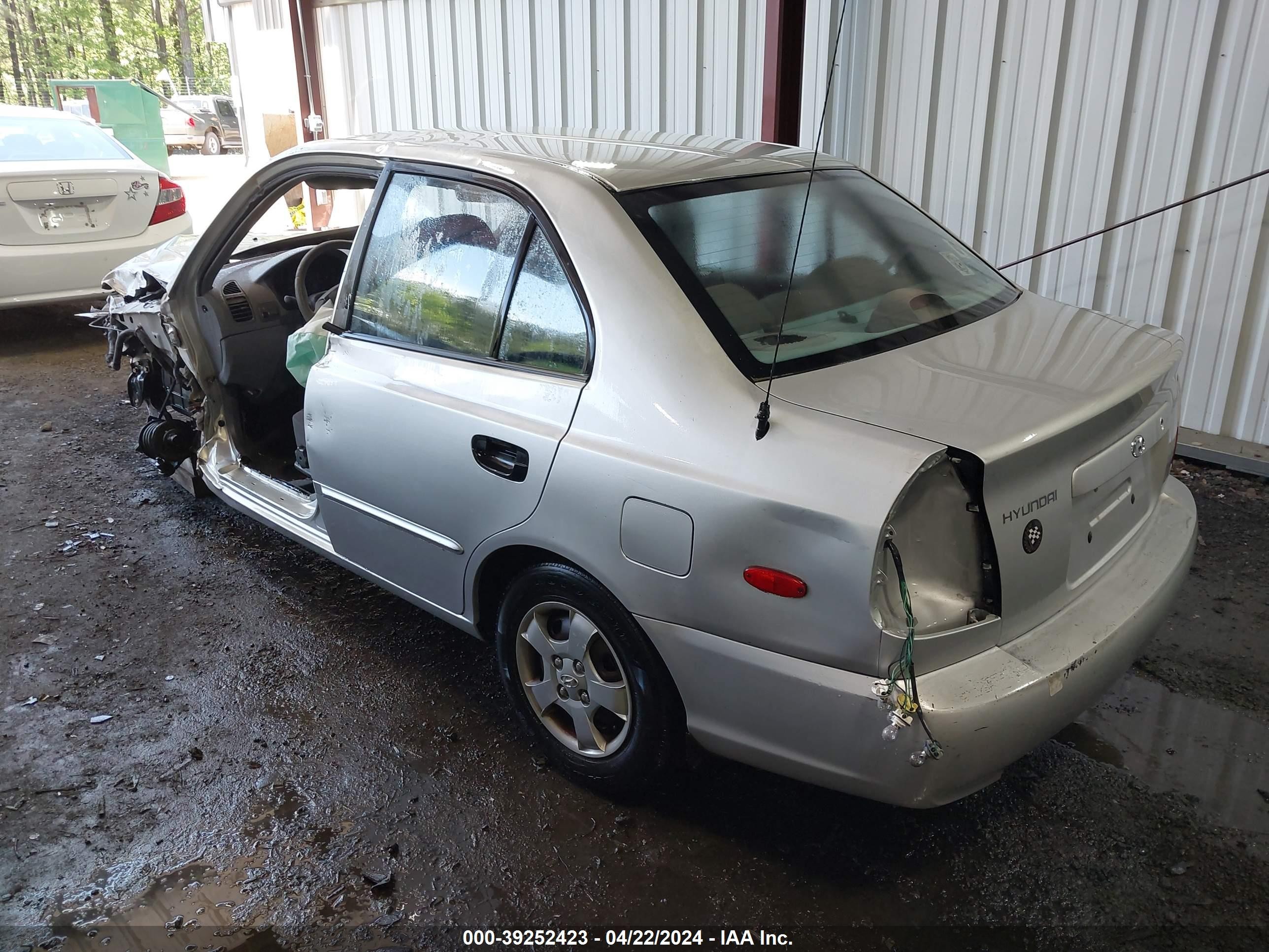 Photo 2 VIN: KMHCG45C12U295345 - HYUNDAI ACCENT 