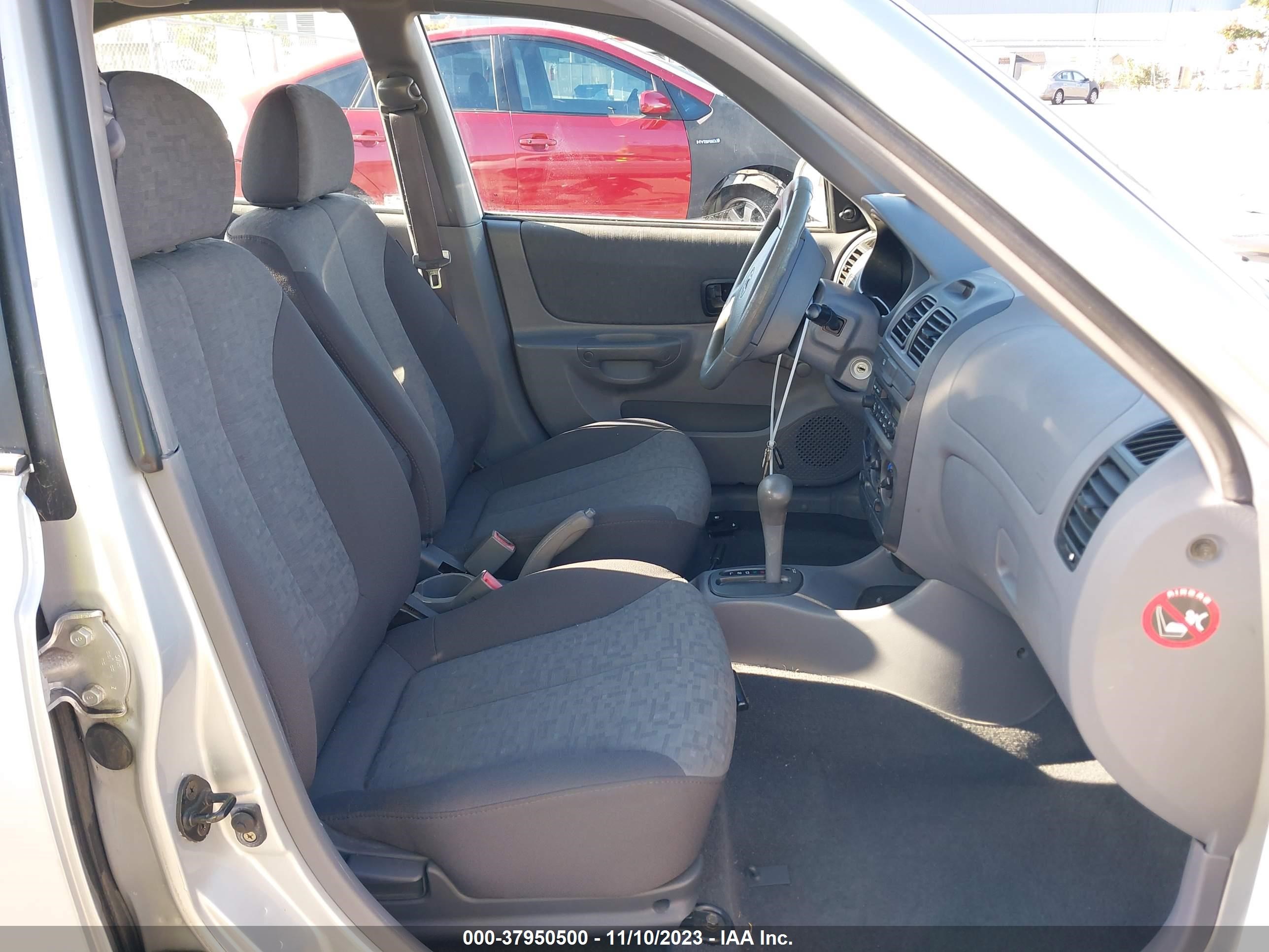 Photo 4 VIN: KMHCG45C45U599726 - HYUNDAI ACCENT 