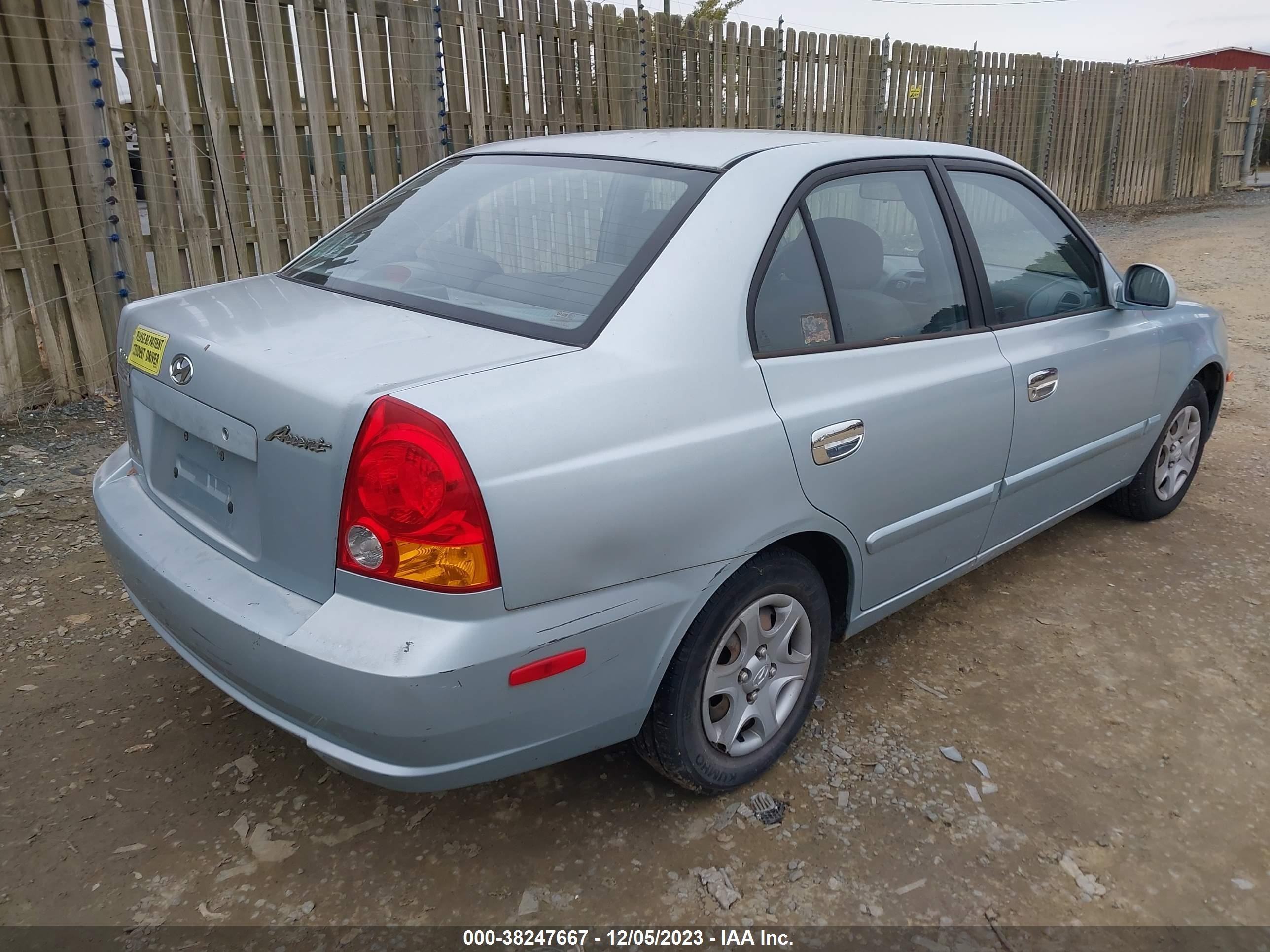 Photo 3 VIN: KMHCG45C53U496635 - HYUNDAI ACCENT 