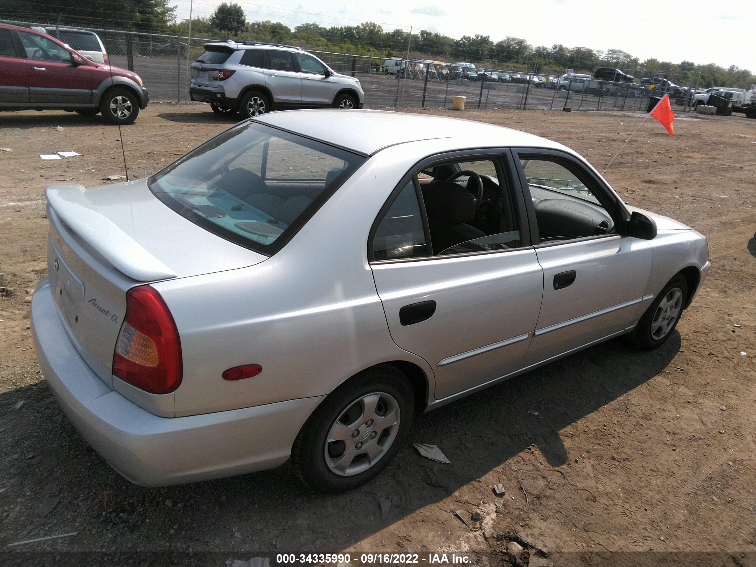 Photo 3 VIN: KMHCG45C62U301205 - HYUNDAI ACCENT 