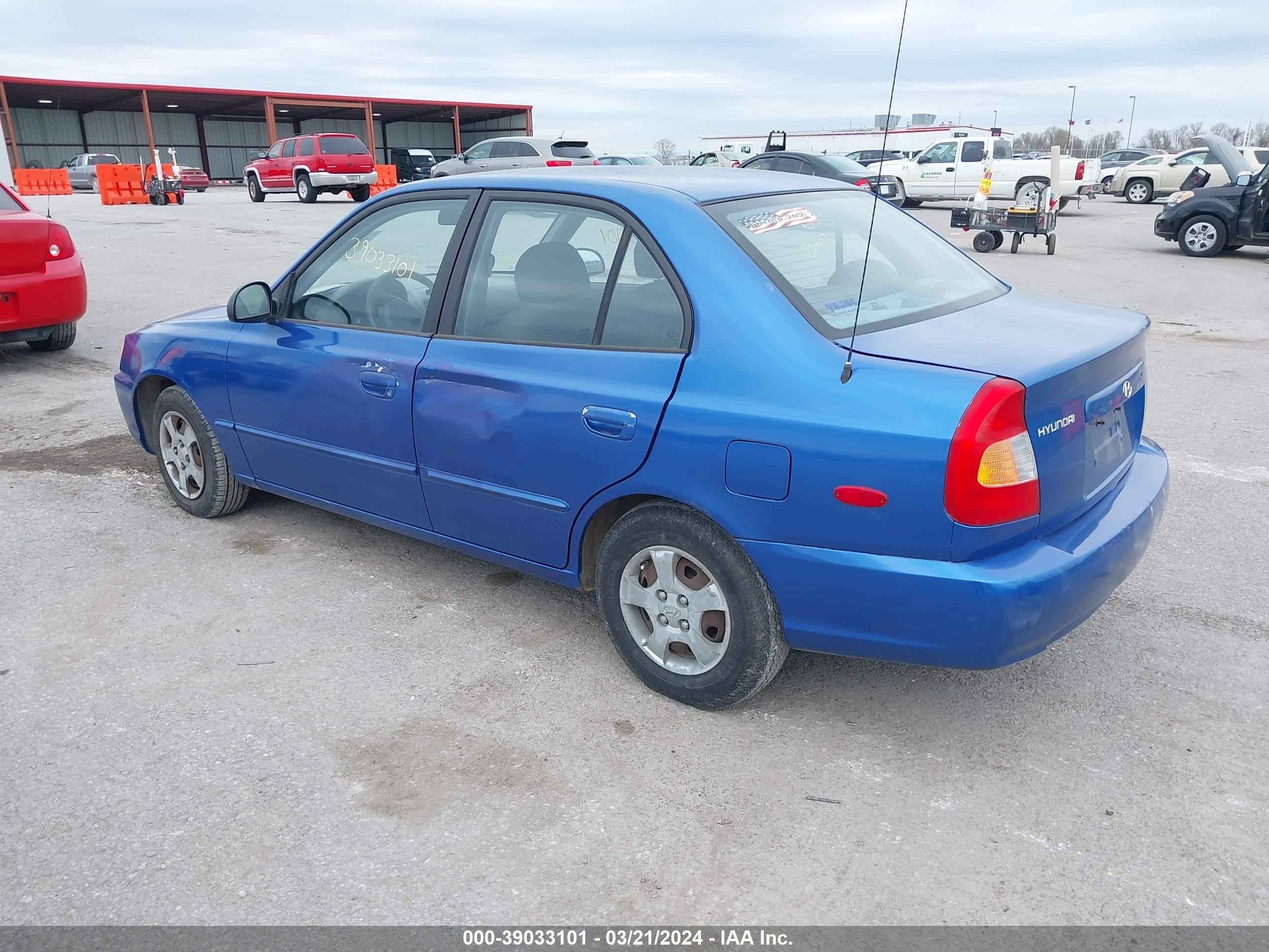 Photo 2 VIN: KMHCG45C72U339090 - HYUNDAI ACCENT 