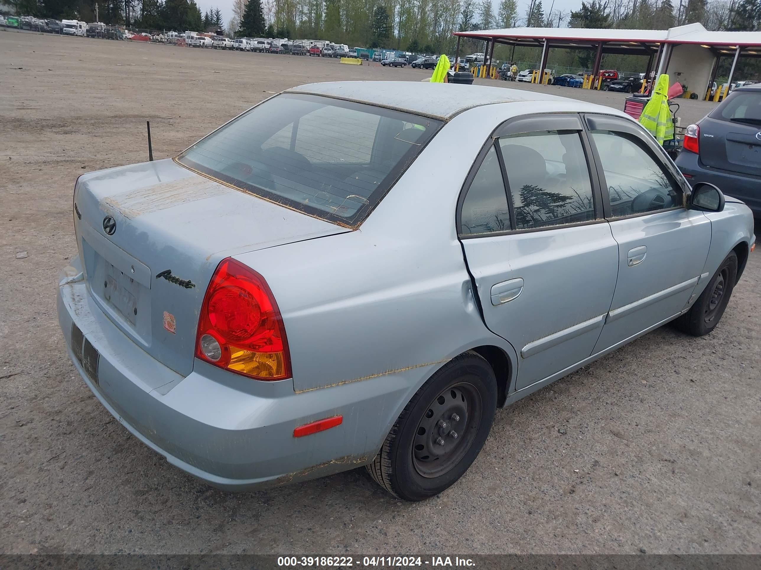 Photo 3 VIN: KMHCG45C75U592382 - HYUNDAI ACCENT 