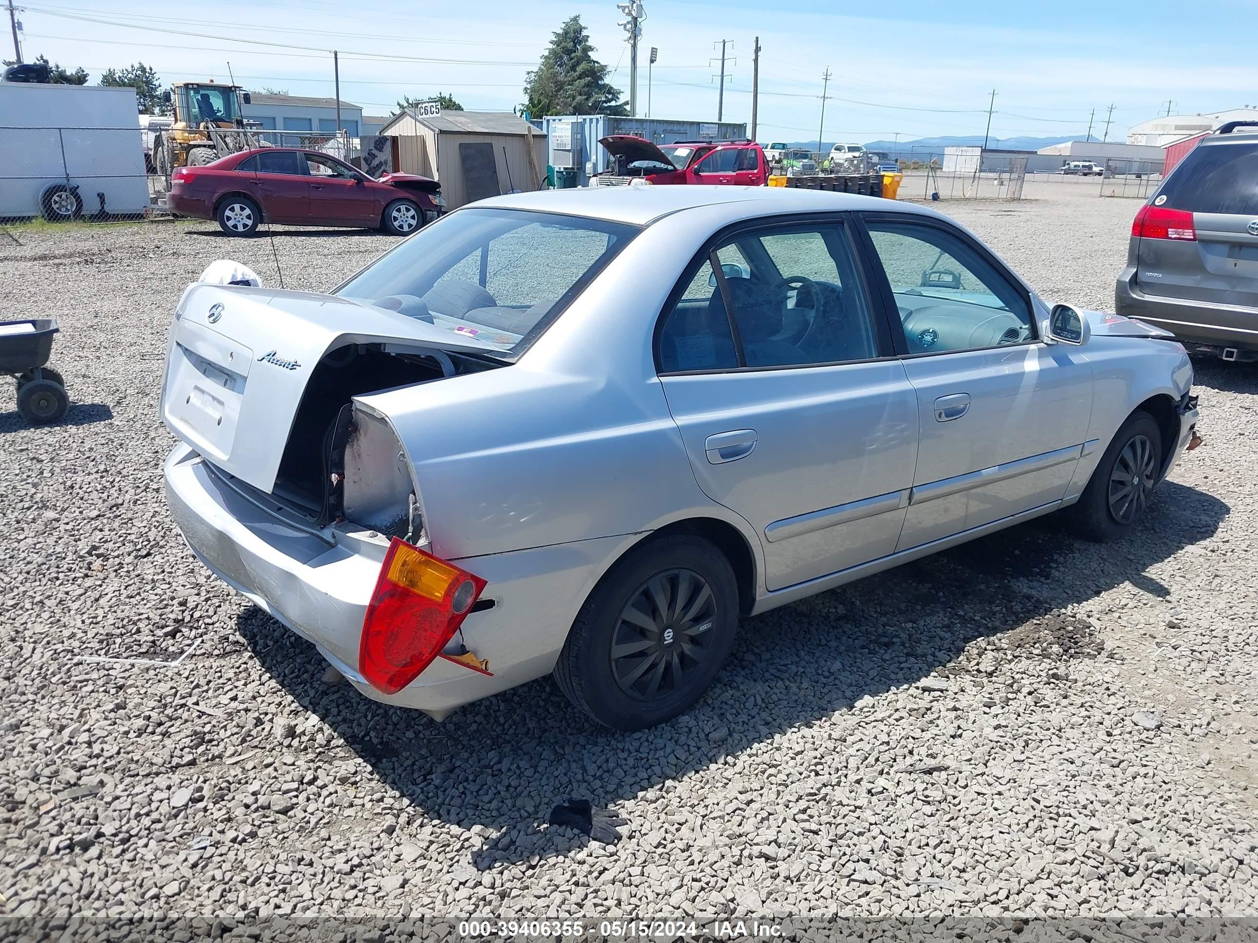 Photo 3 VIN: KMHCG45C95U615290 - HYUNDAI ACCENT 