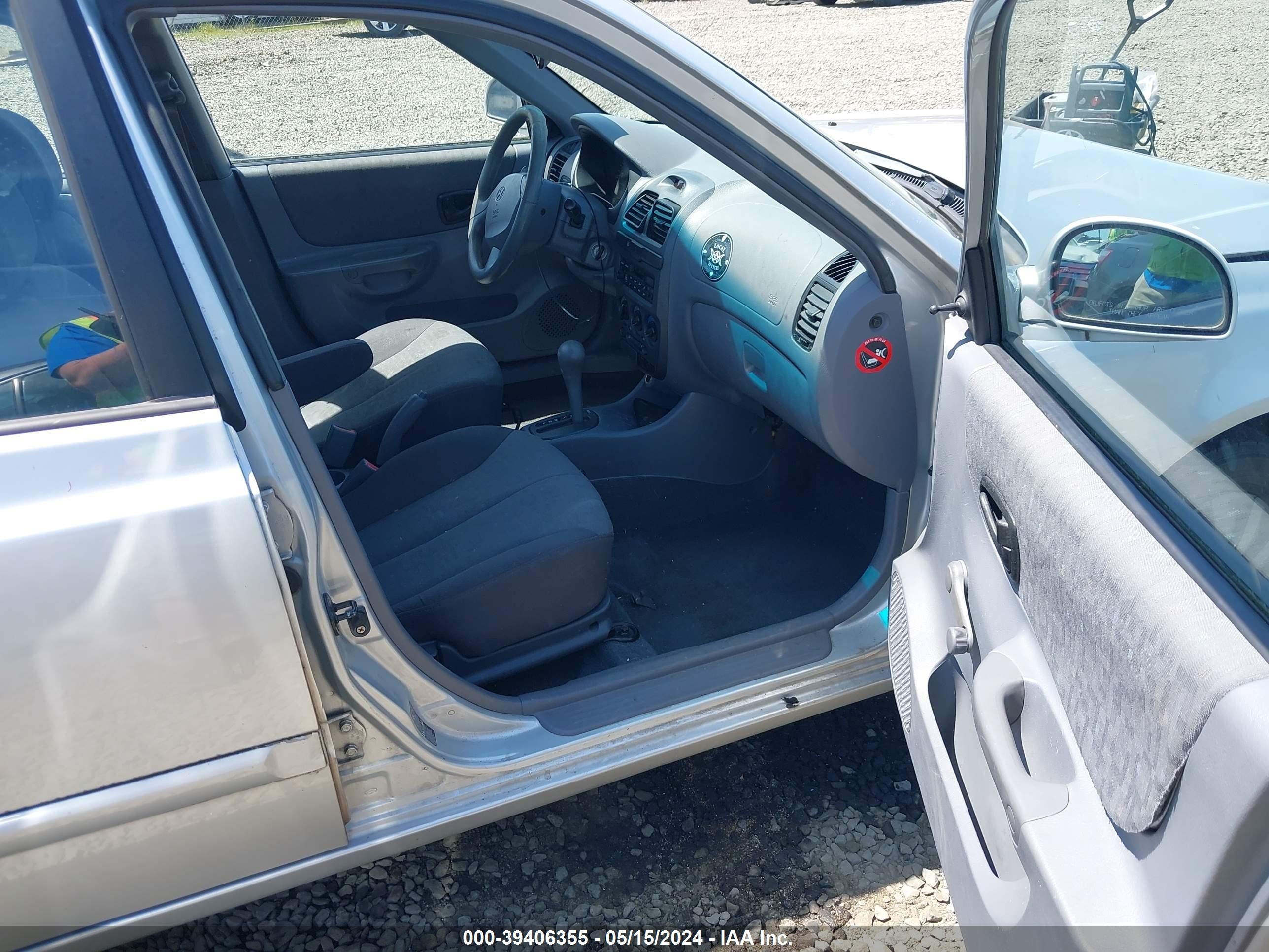 Photo 4 VIN: KMHCG45C95U615290 - HYUNDAI ACCENT 