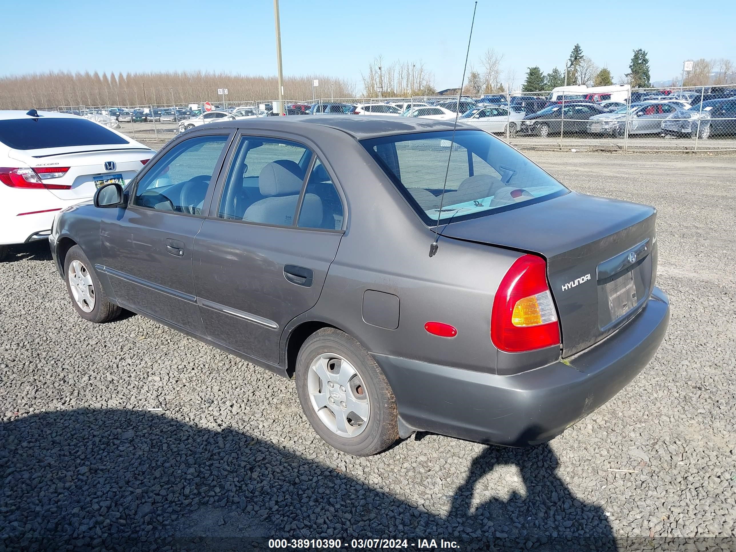 Photo 2 VIN: KMHCG45CX2U400593 - HYUNDAI ACCENT 