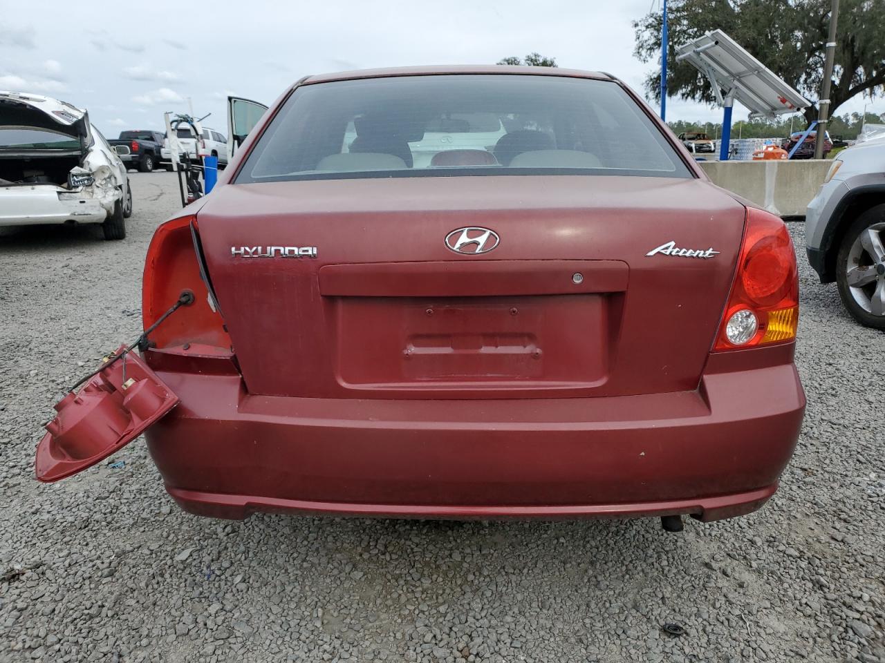 Photo 5 VIN: KMHCG45CX3U423924 - HYUNDAI ACCENT 