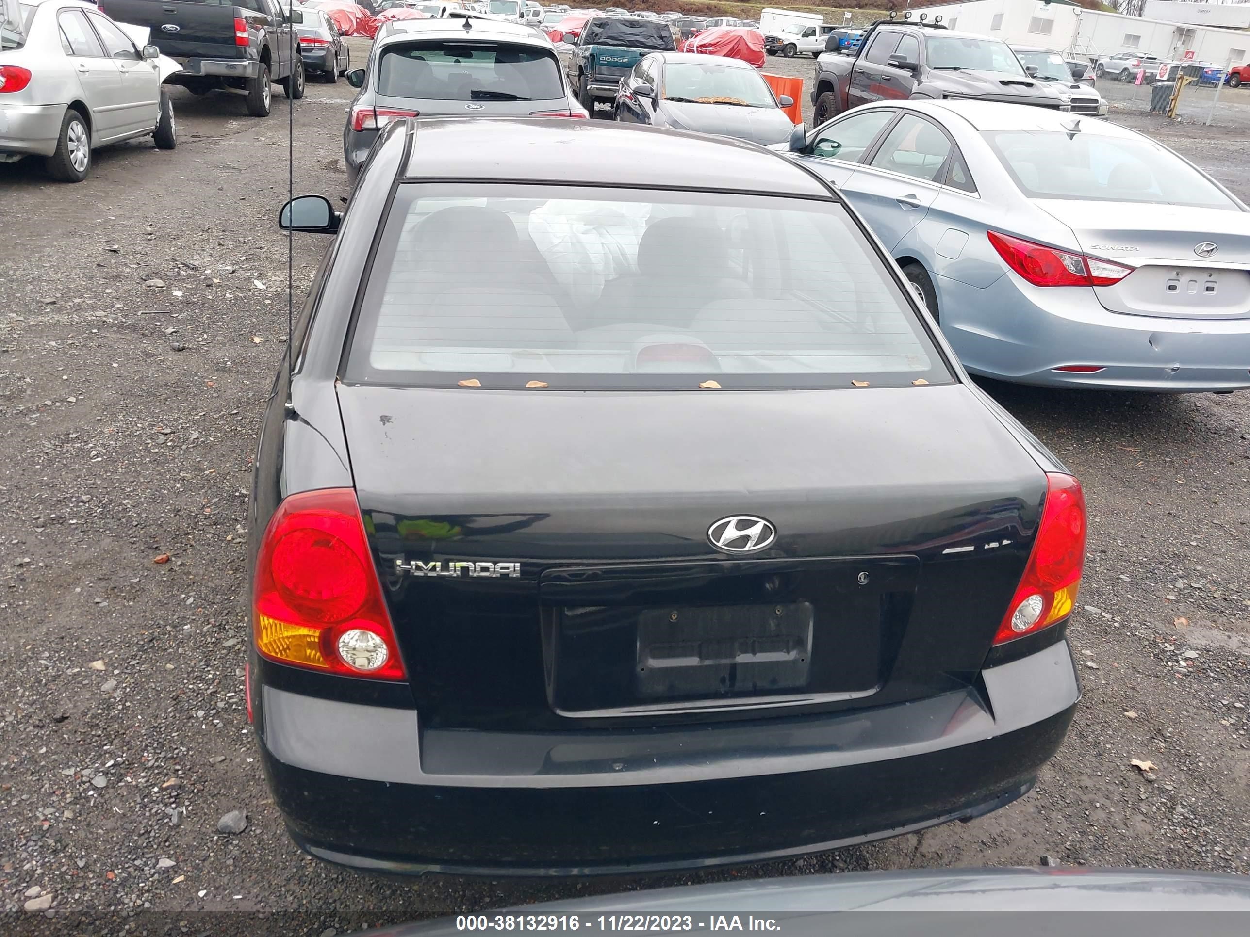 Photo 15 VIN: KMHCG45CX5U591484 - HYUNDAI ACCENT 