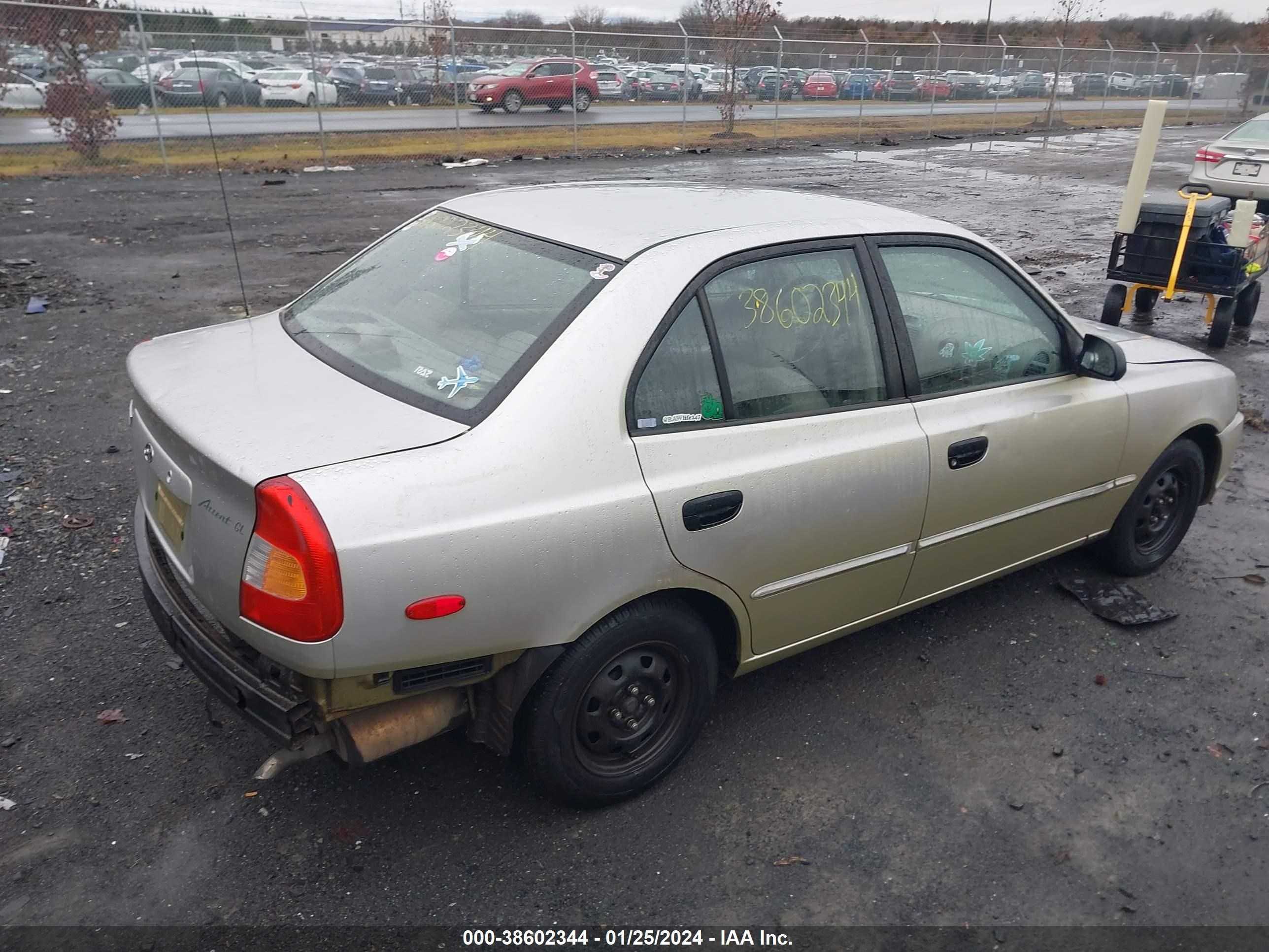 Photo 3 VIN: KMHCG45G3YU136306 - HYUNDAI ACCENT 