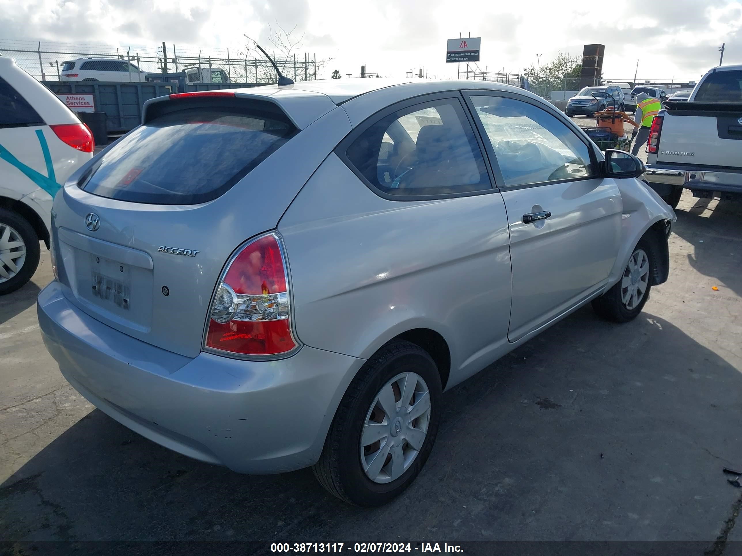 Photo 3 VIN: KMHCM36C07U016217 - HYUNDAI ACCENT 