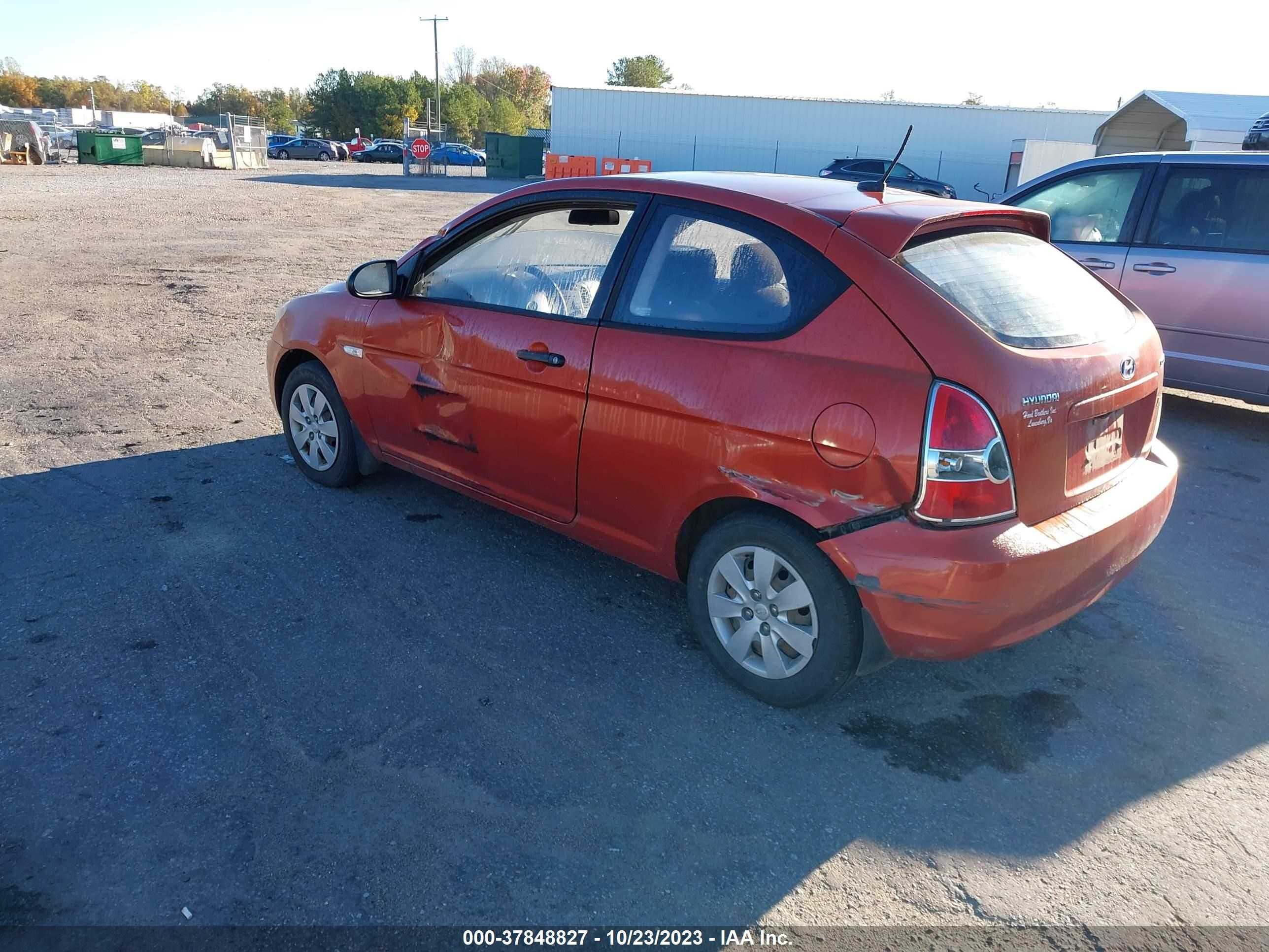 Photo 2 VIN: KMHCM36C09U117597 - HYUNDAI ACCENT 