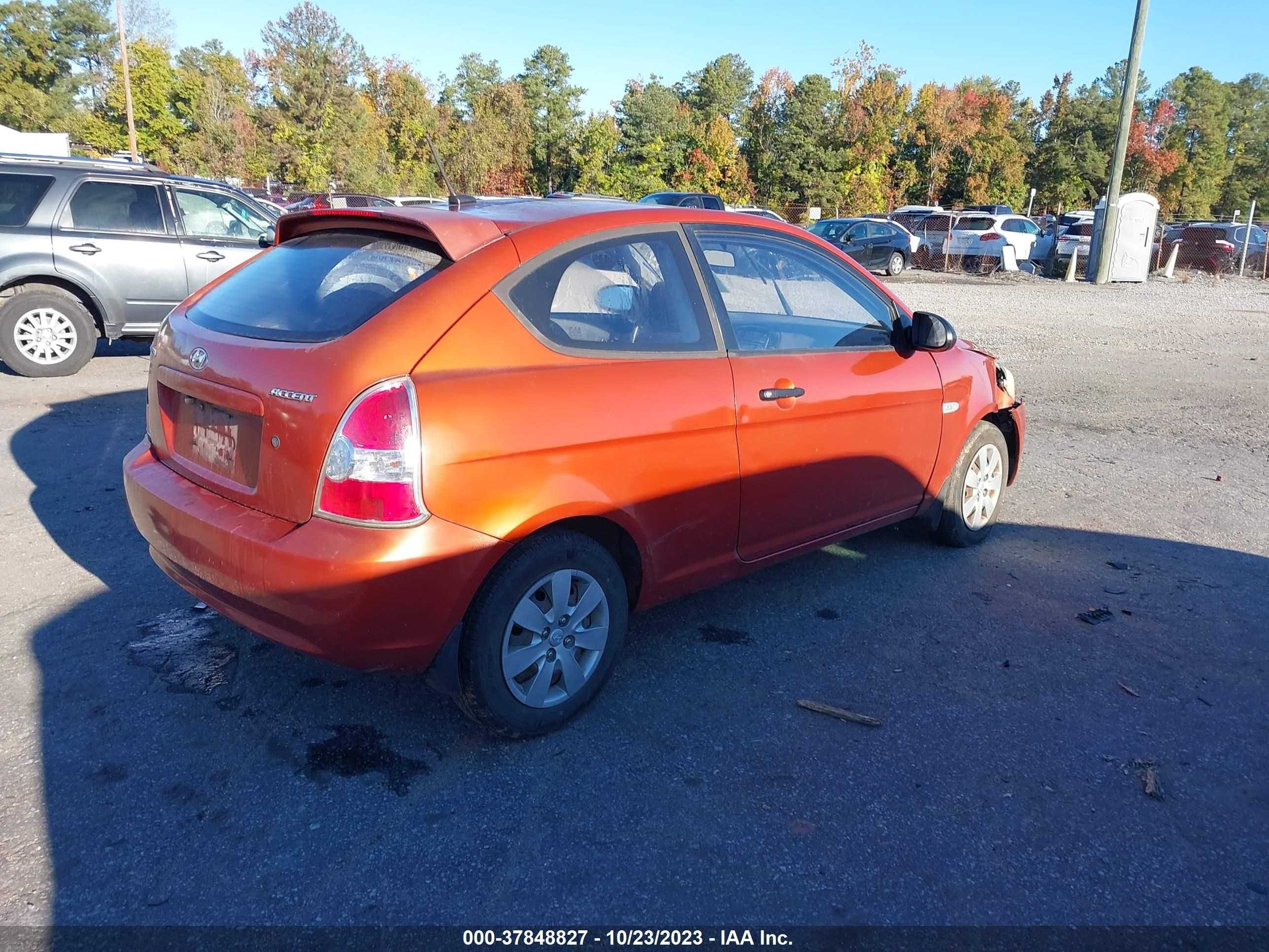 Photo 3 VIN: KMHCM36C09U117597 - HYUNDAI ACCENT 