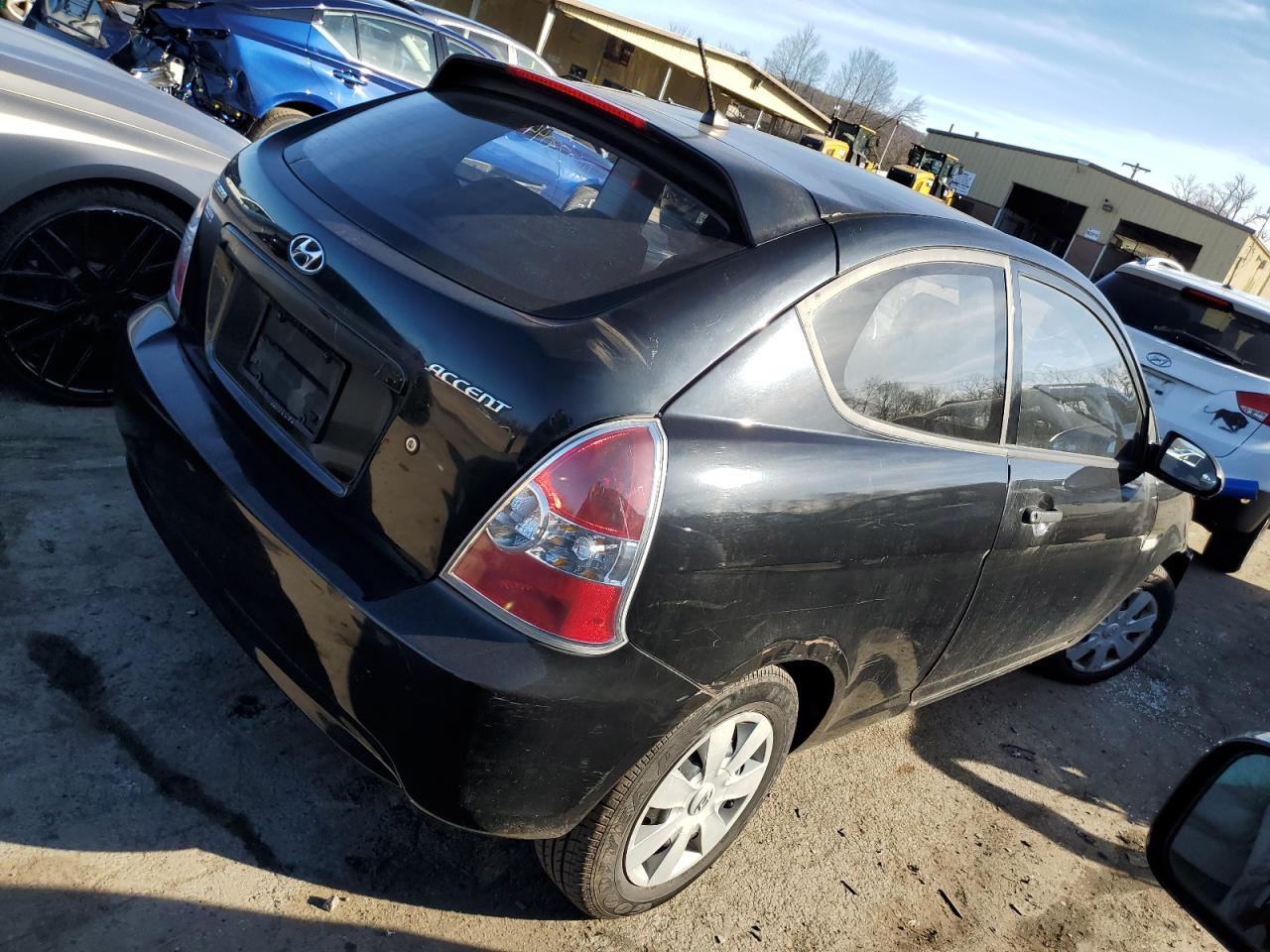 Photo 2 VIN: KMHCM36C27U002495 - HYUNDAI ACCENT 