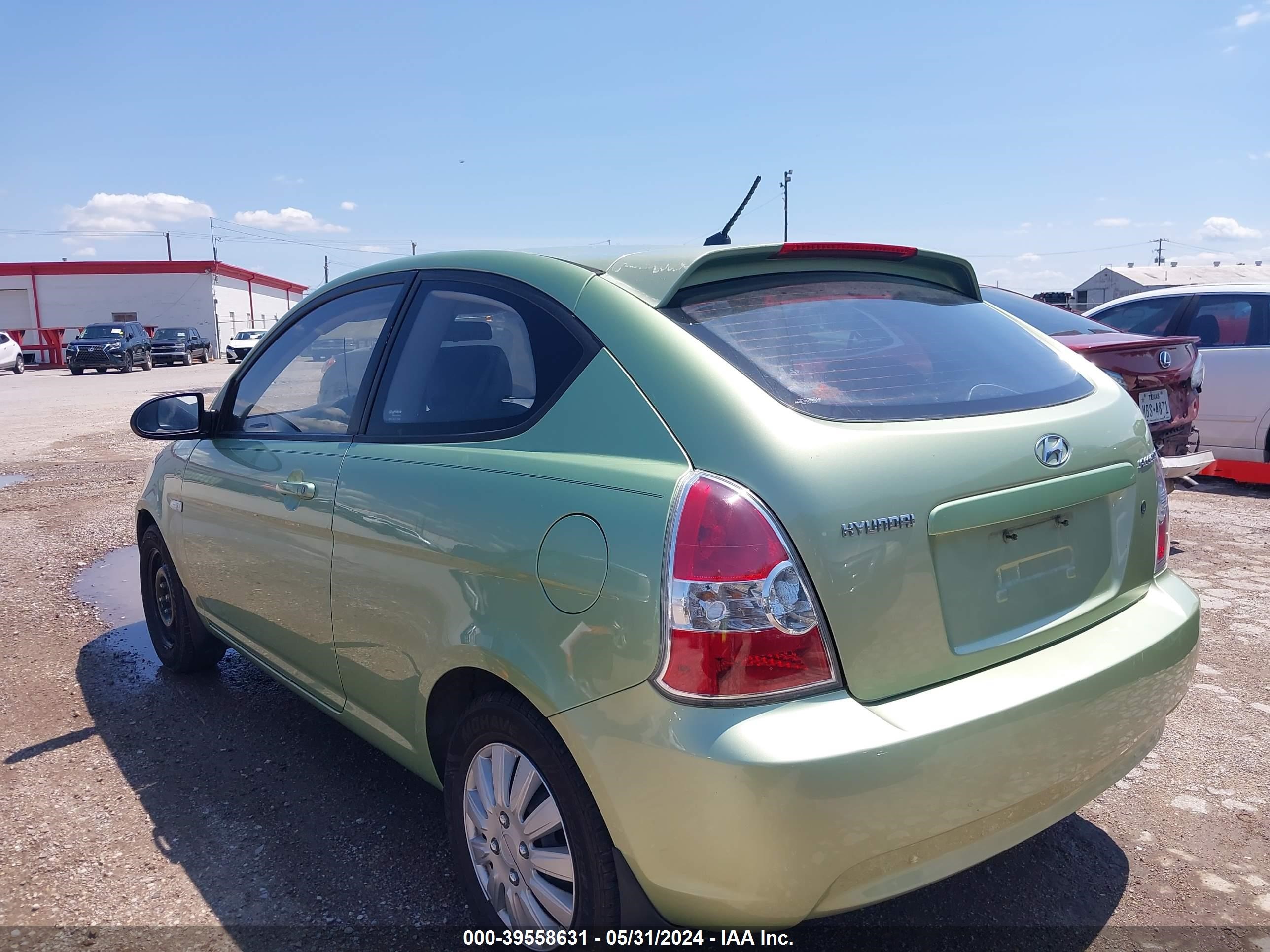 Photo 2 VIN: KMHCM36C68U057047 - HYUNDAI ACCENT 