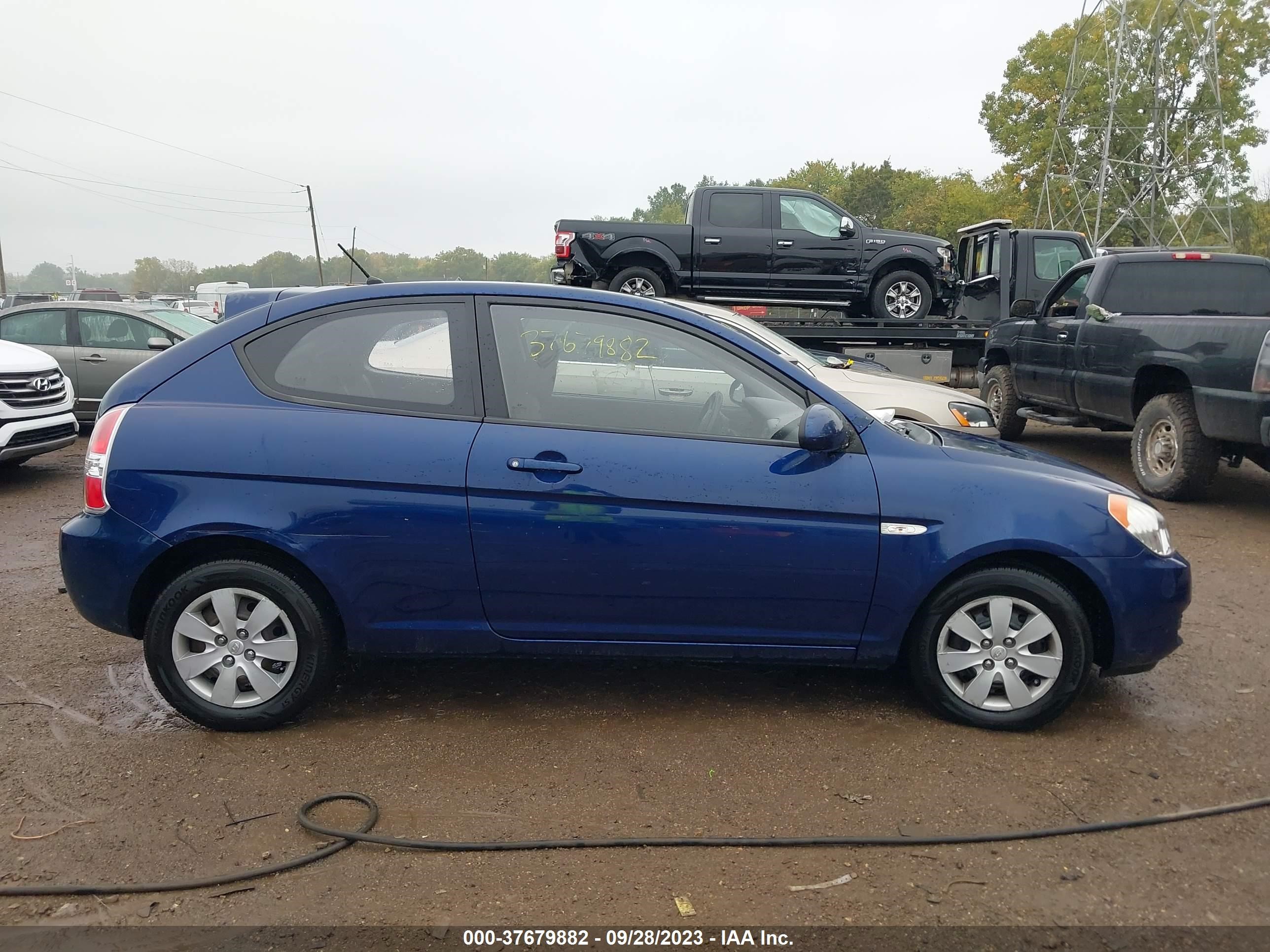 Photo 11 VIN: KMHCM36C68U070199 - HYUNDAI ACCENT 