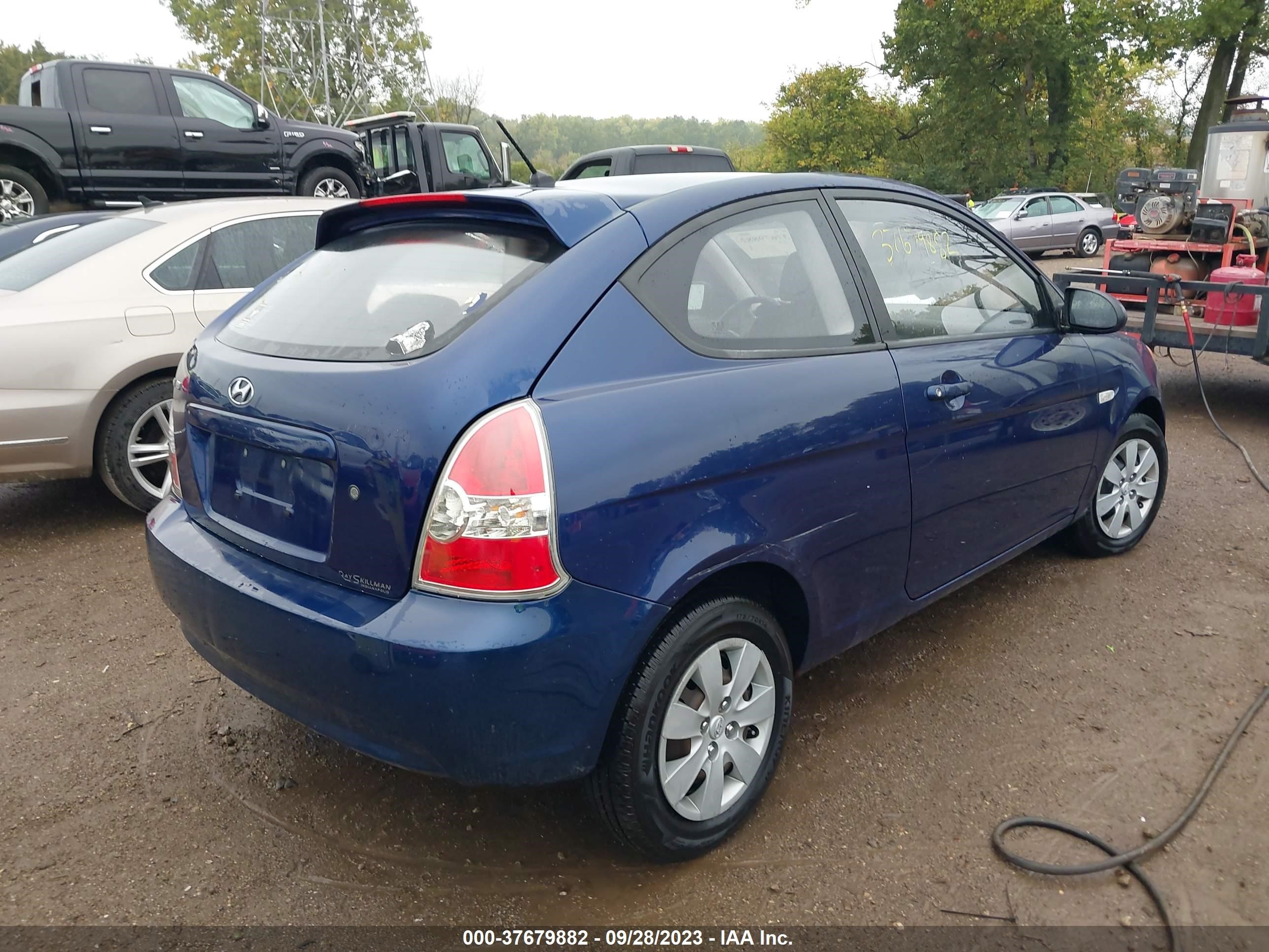 Photo 3 VIN: KMHCM36C68U070199 - HYUNDAI ACCENT 