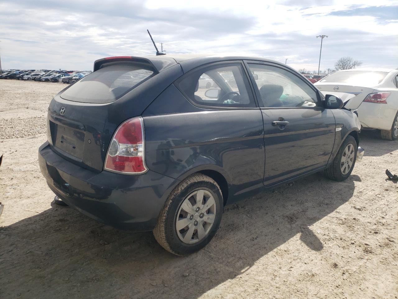 Photo 2 VIN: KMHCM36C68U081221 - HYUNDAI ACCENT 