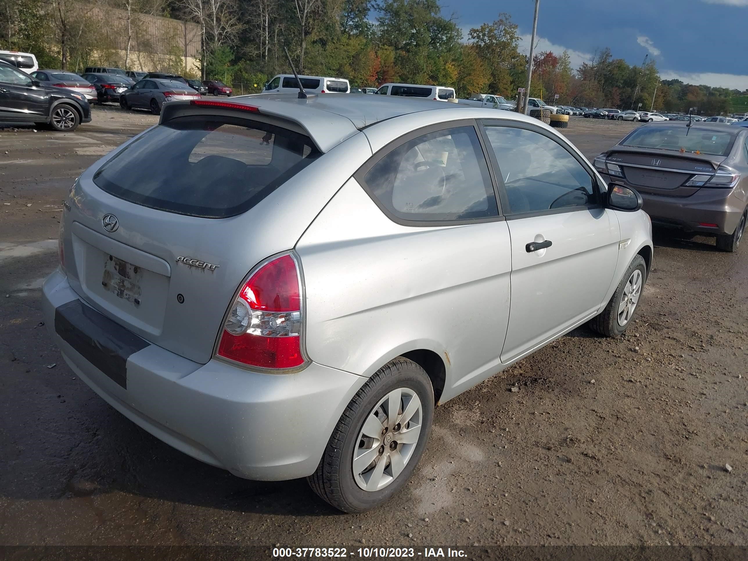 Photo 3 VIN: KMHCM36C68U098357 - HYUNDAI ACCENT 