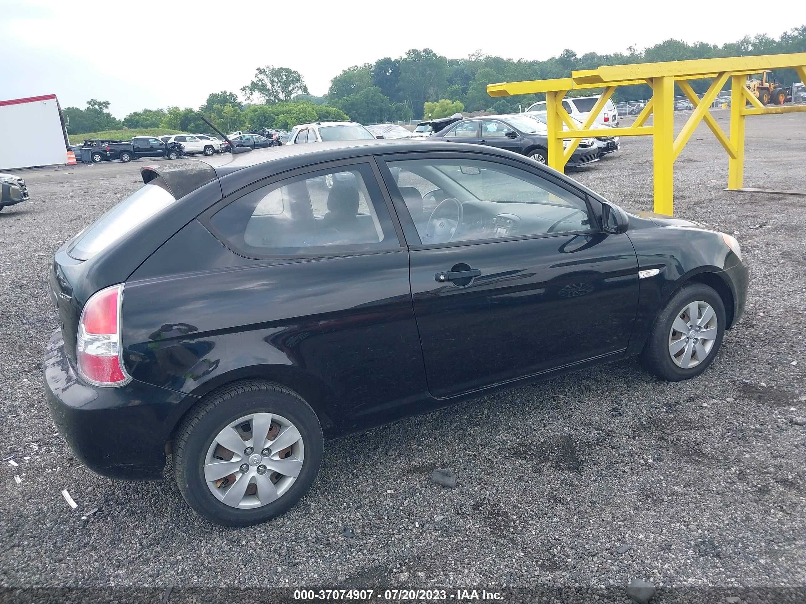 Photo 3 VIN: KMHCM36C69U117507 - HYUNDAI ACCENT 