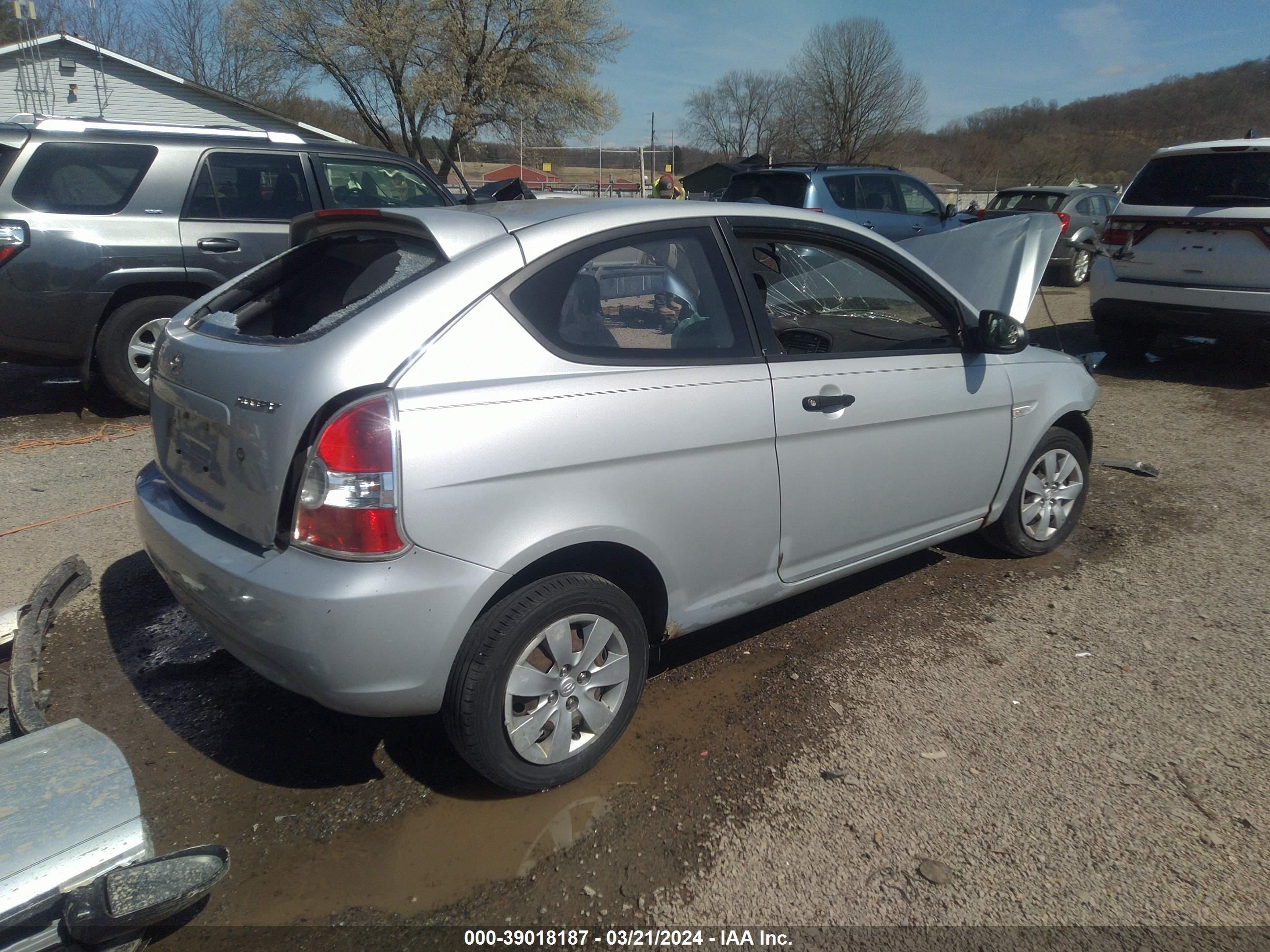 Photo 3 VIN: KMHCM36C98U084534 - HYUNDAI ACCENT 