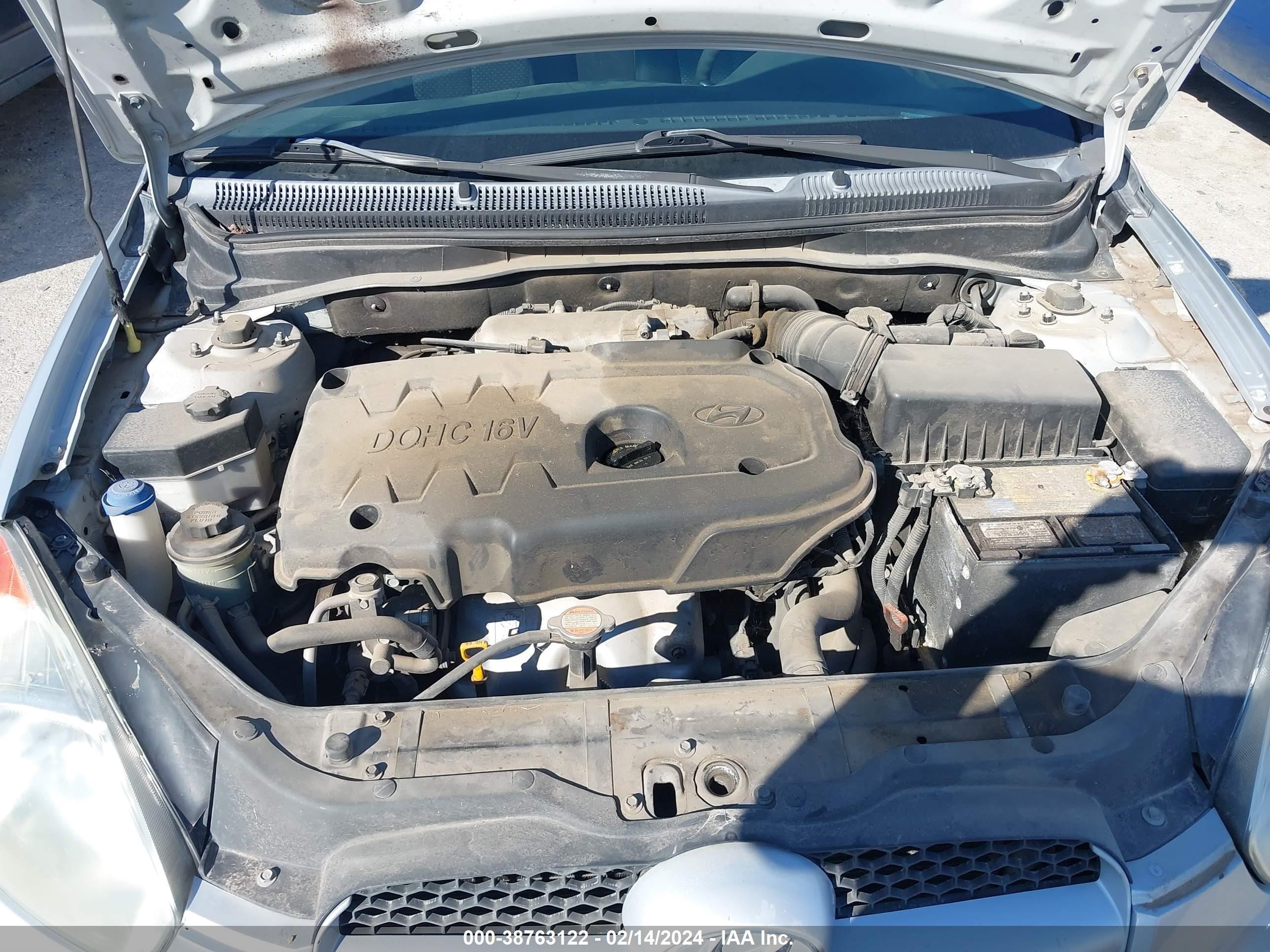 Photo 9 VIN: KMHCM36C98U093816 - HYUNDAI ACCENT 