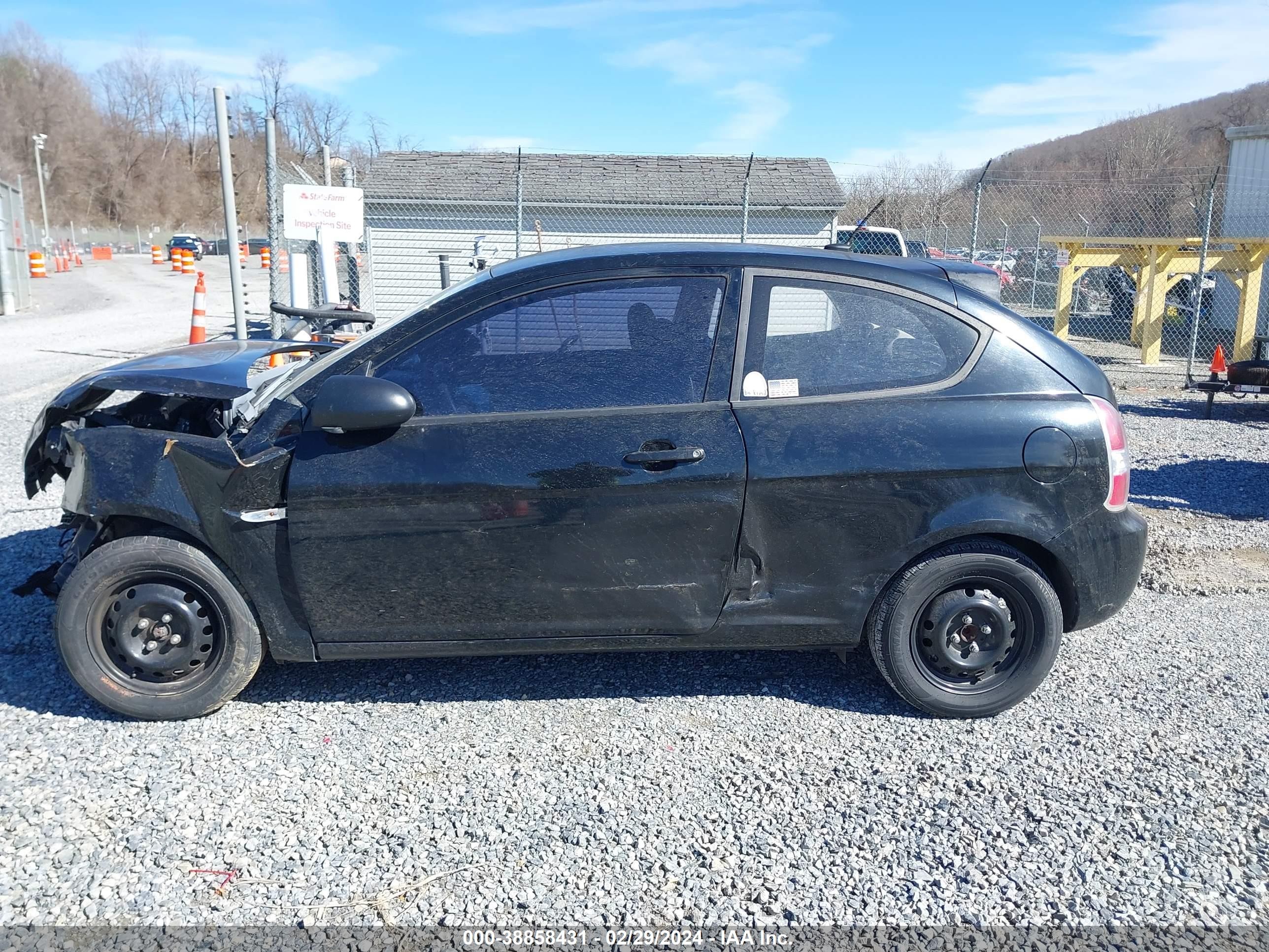 Photo 13 VIN: KMHCM36CX8U086275 - HYUNDAI ACCENT 