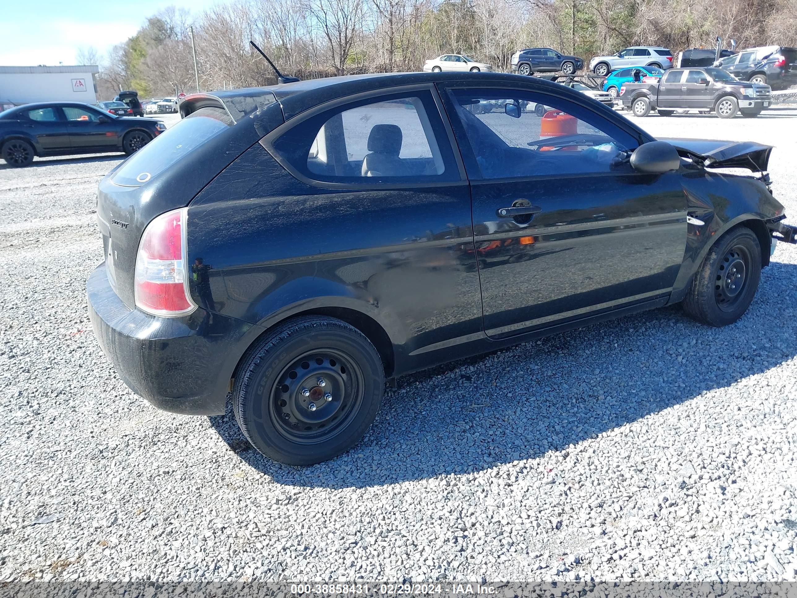 Photo 3 VIN: KMHCM36CX8U086275 - HYUNDAI ACCENT 