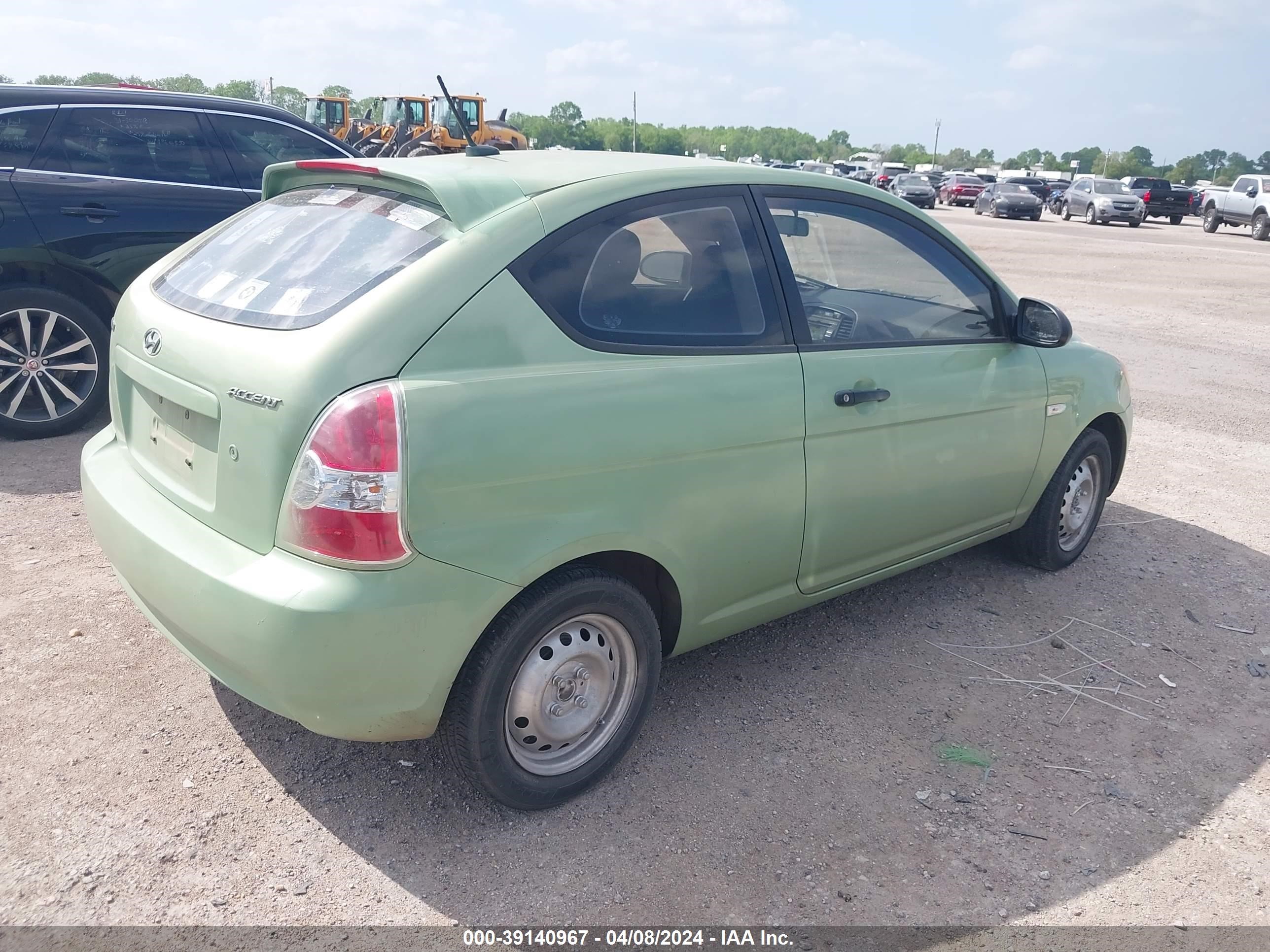 Photo 3 VIN: KMHCM36CX8U100353 - HYUNDAI ACCENT 