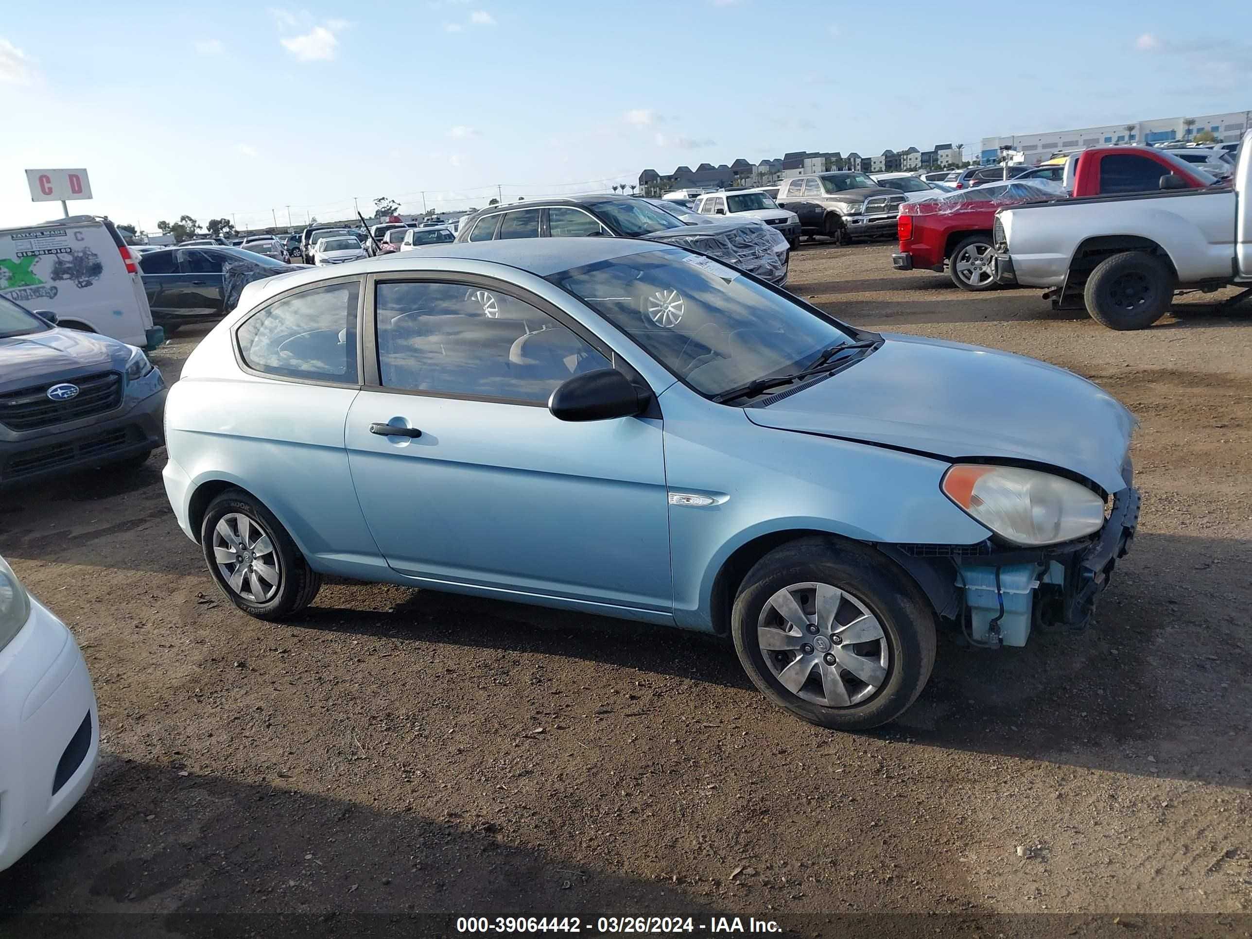 Photo 12 VIN: KMHCM36CX9U129742 - HYUNDAI ACCENT 