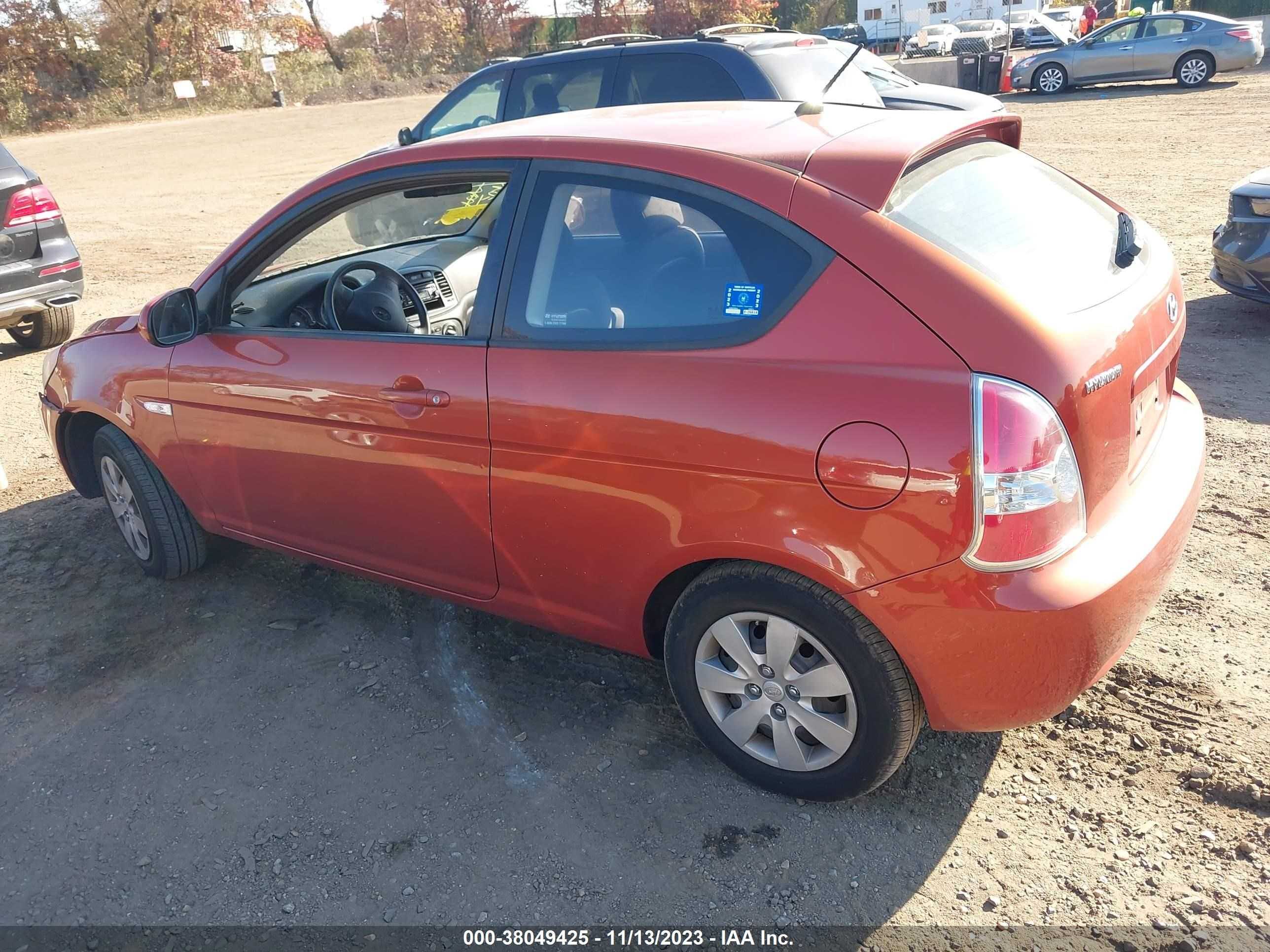 Photo 2 VIN: KMHCM3AC0AU151731 - HYUNDAI ACCENT 