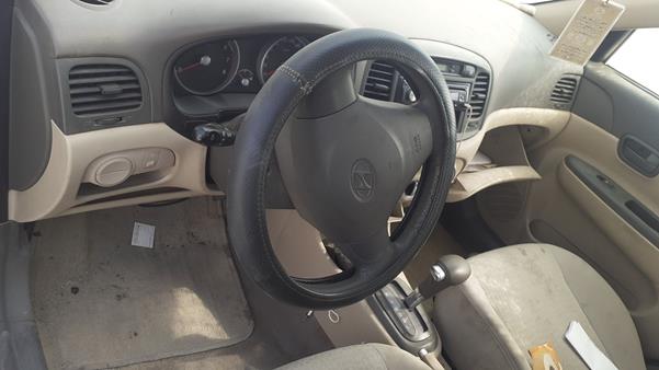 Photo 12 VIN: KMHCM41A6AU450032 - HYUNDAI ACCENT 