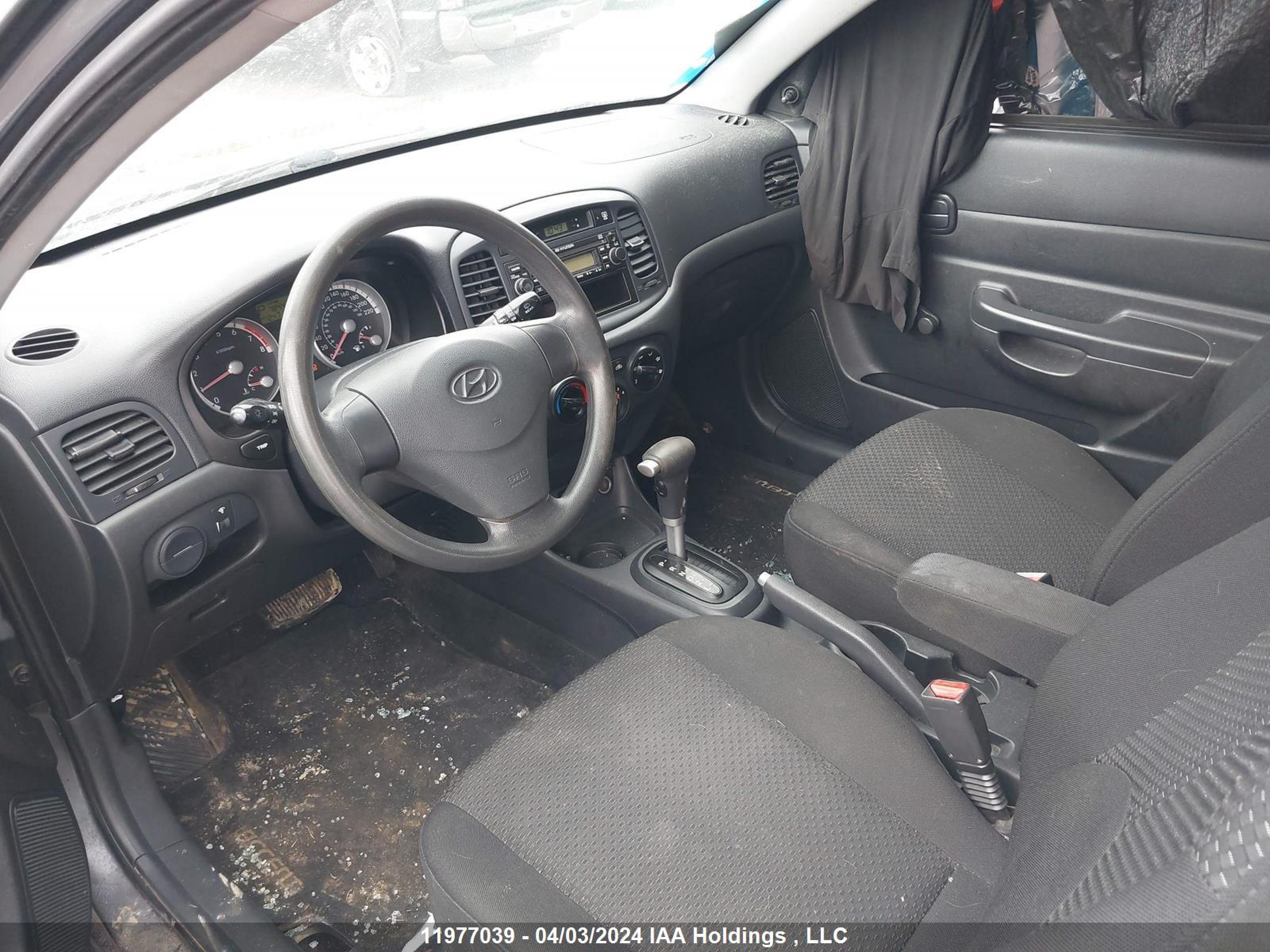 Photo 4 VIN: KMHCN35C58U061606 - HYUNDAI ACCENT 